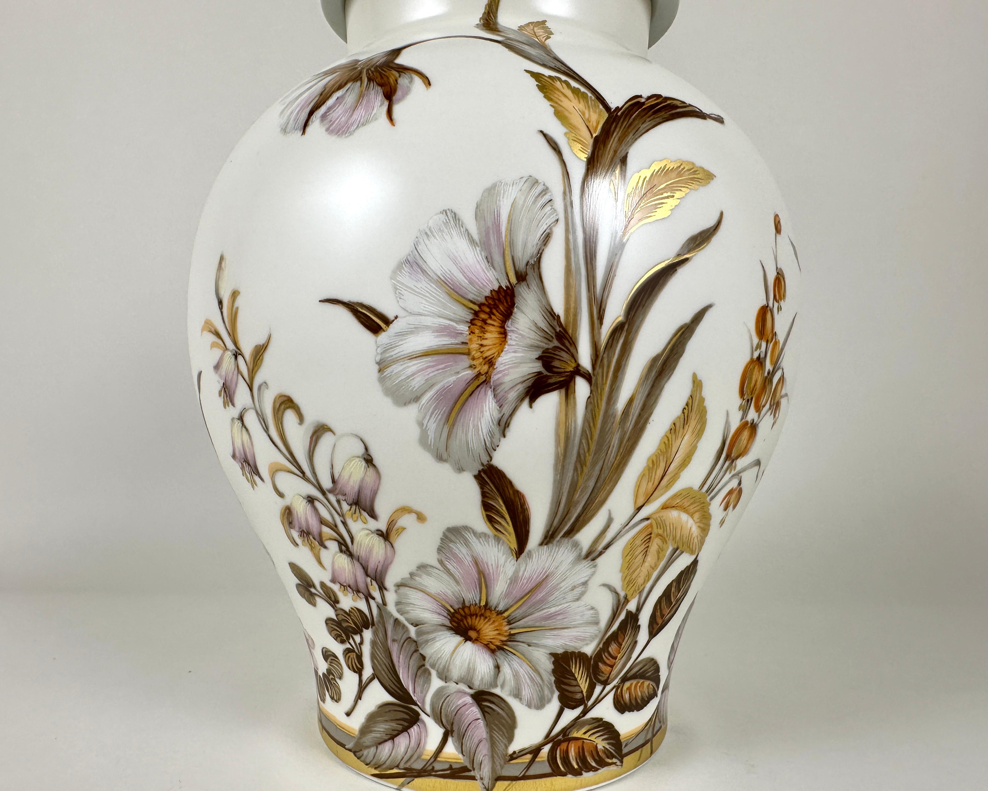 Porcellana Vaso per zenzero in porcellana con coperchio Kaiser, Germania 1979-1990 in vendita