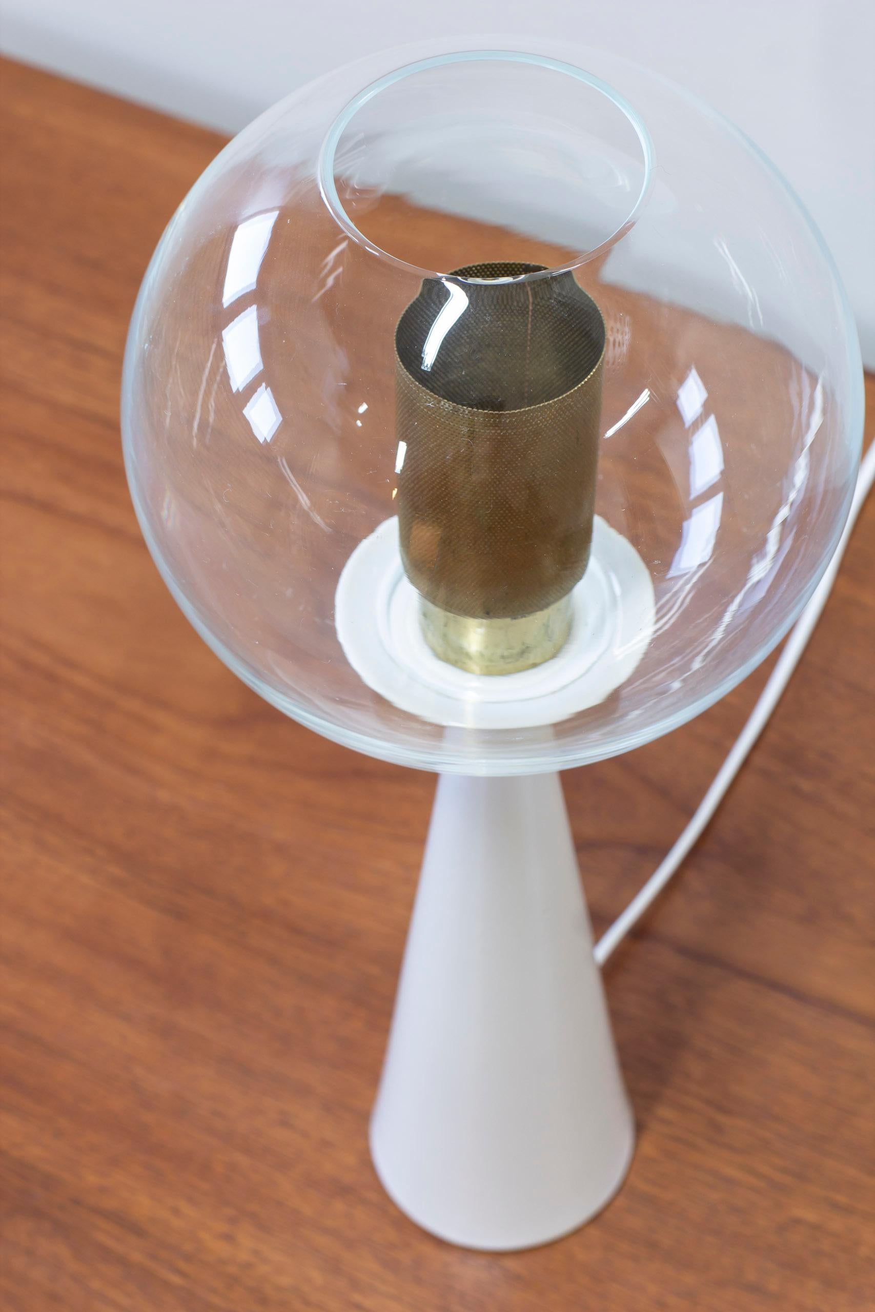 Porcelain, glass and brass table lamps by Hans-Agne Jakobsson, 1950s For Sale 4