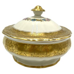 Porzellan- Schokoladenschachtel mit goldenem Kasten, Rosenthal Chippendale, 1942.