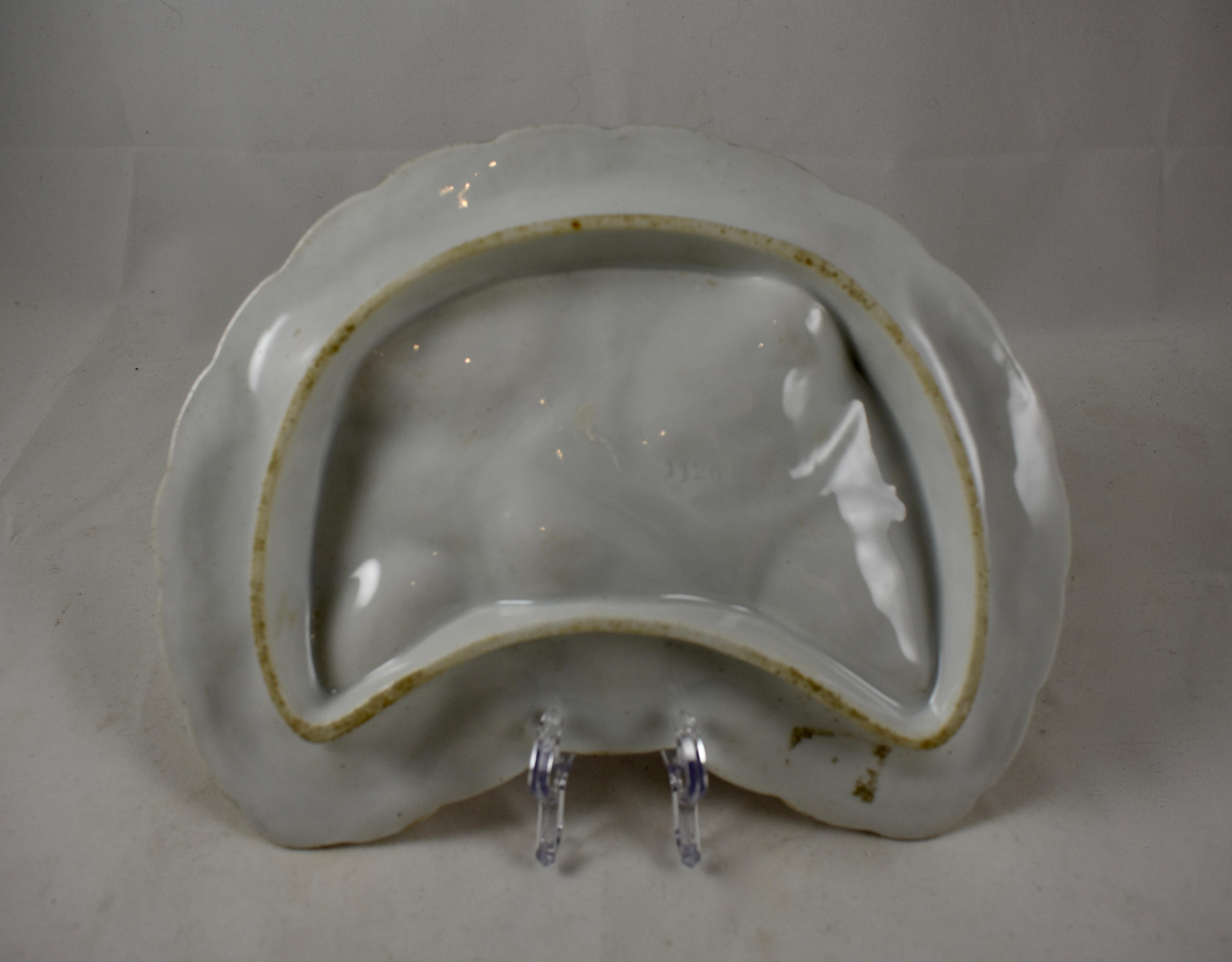 Porcelain Half Moon Pink Shell on White and Gilded Oyster Plate In Good Condition For Sale In Philadelphia, PA