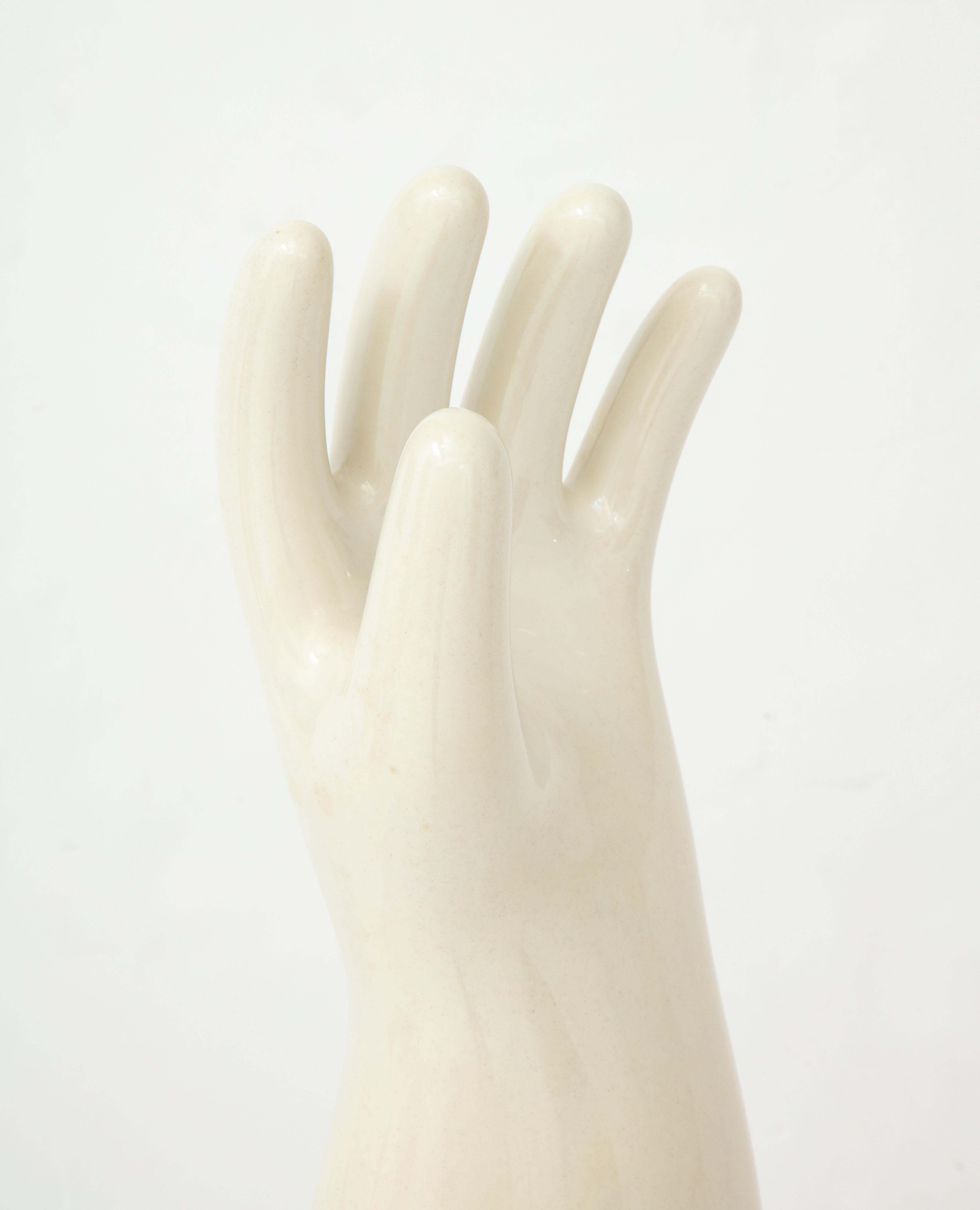 Porcelaine Moule à gants en porcelaine fait à la main en vente