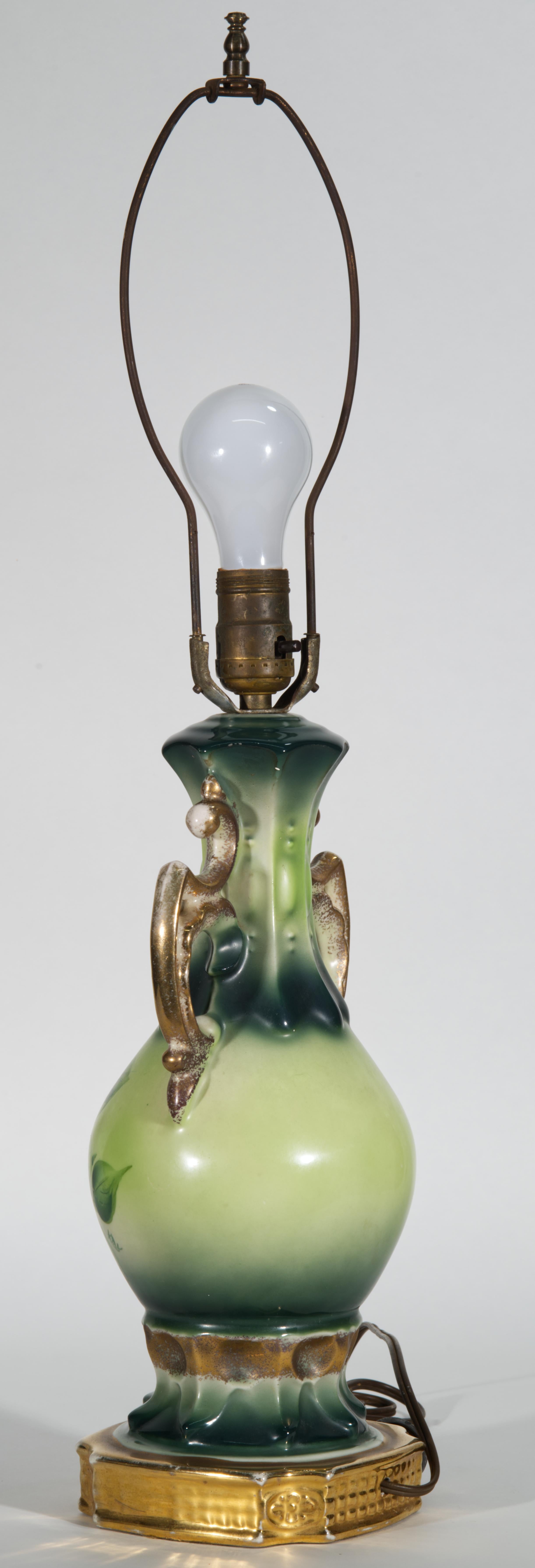 Porcelain Hand-Painted Urn Table Lamp, Victorian Flowers Decor For Sale 10