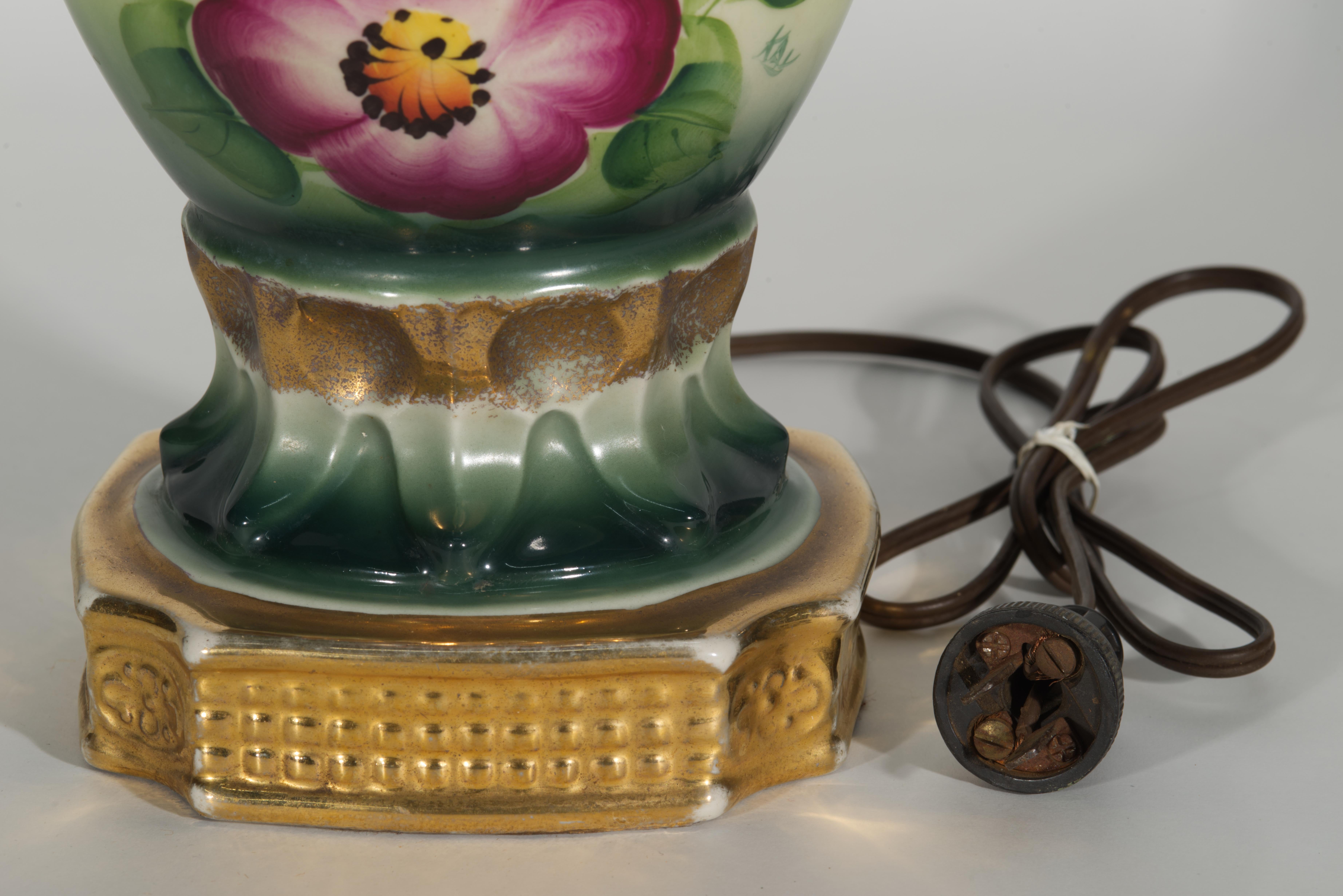 Brass Porcelain Hand-Painted Urn Table Lamp, Victorian Flowers Decor For Sale