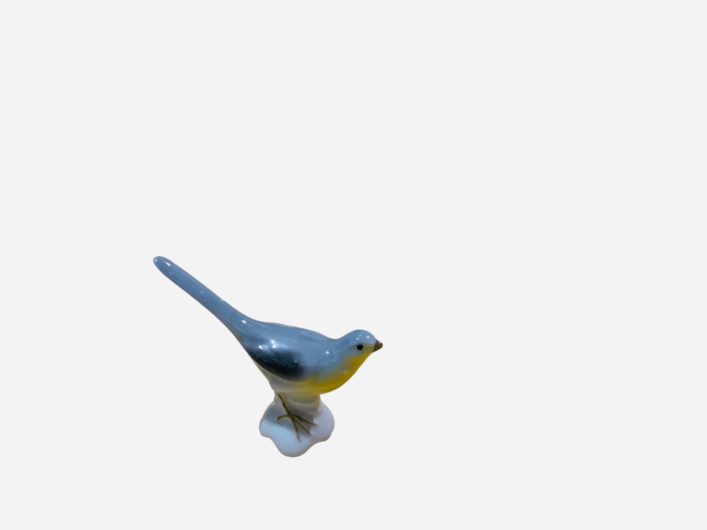 Molded Porcelain Hand Painted Very Small Bird Figurine For Sale