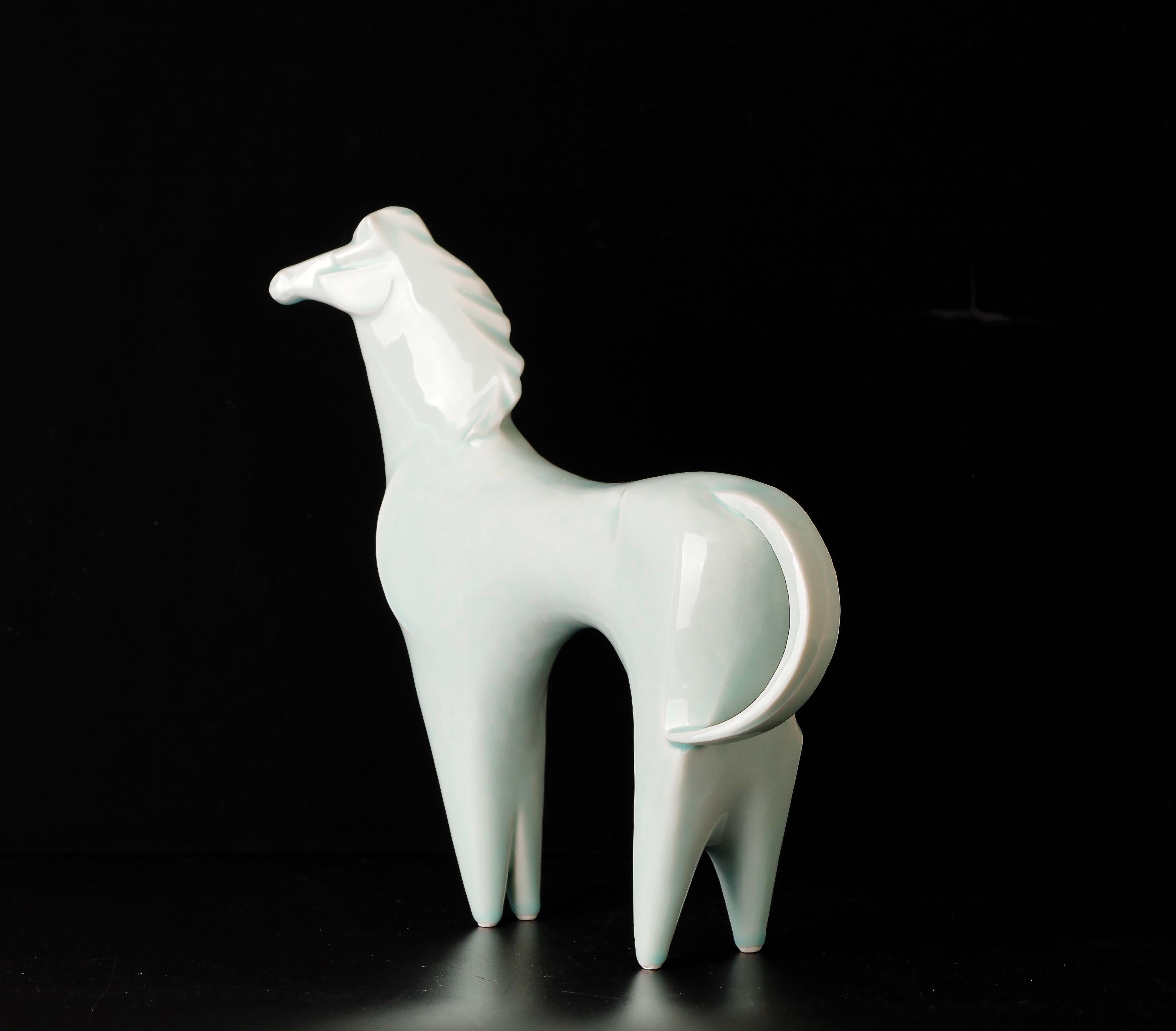 Sculpture de cheval en porcelaine de Saegusa Sotaro, milieu du 20e siècle en vente 4