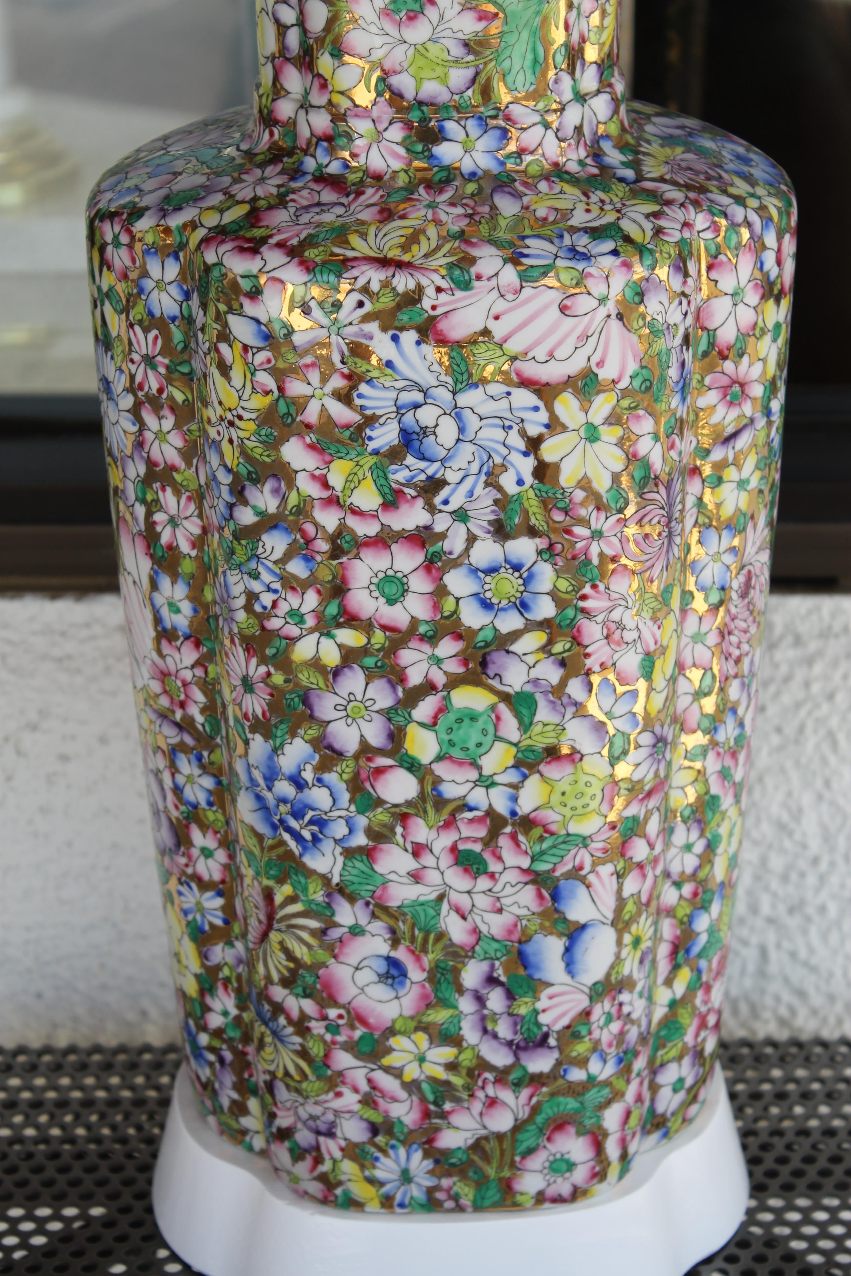 Porcelain Japanese Lamps Decorated in Hong Kong For Sale 5