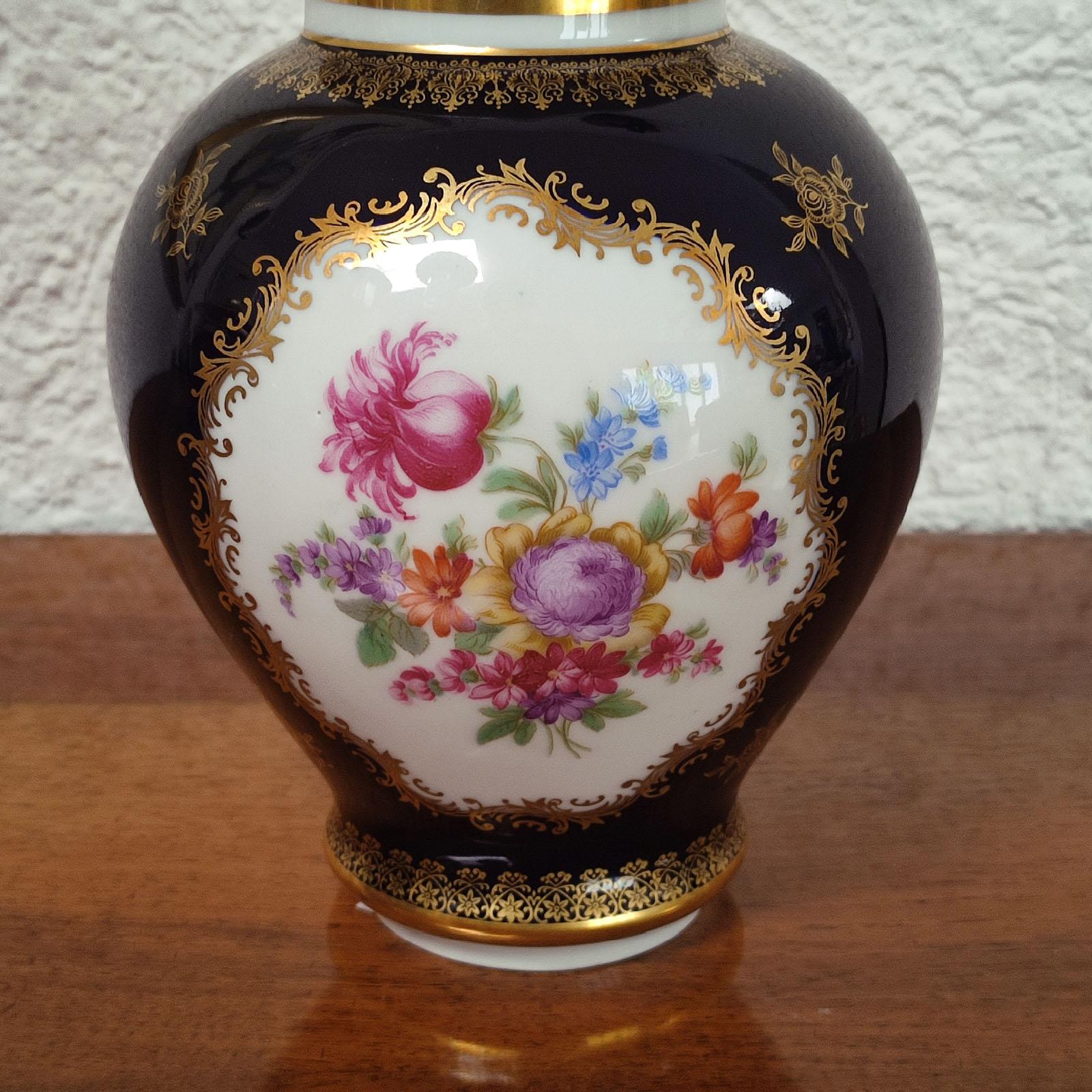 Porcelain Jar with Lid Bavaria Schumann Germany 1940s In Excellent Condition For Sale In Bochum, NRW