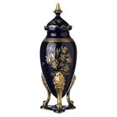 Porcelain - Jar with lid