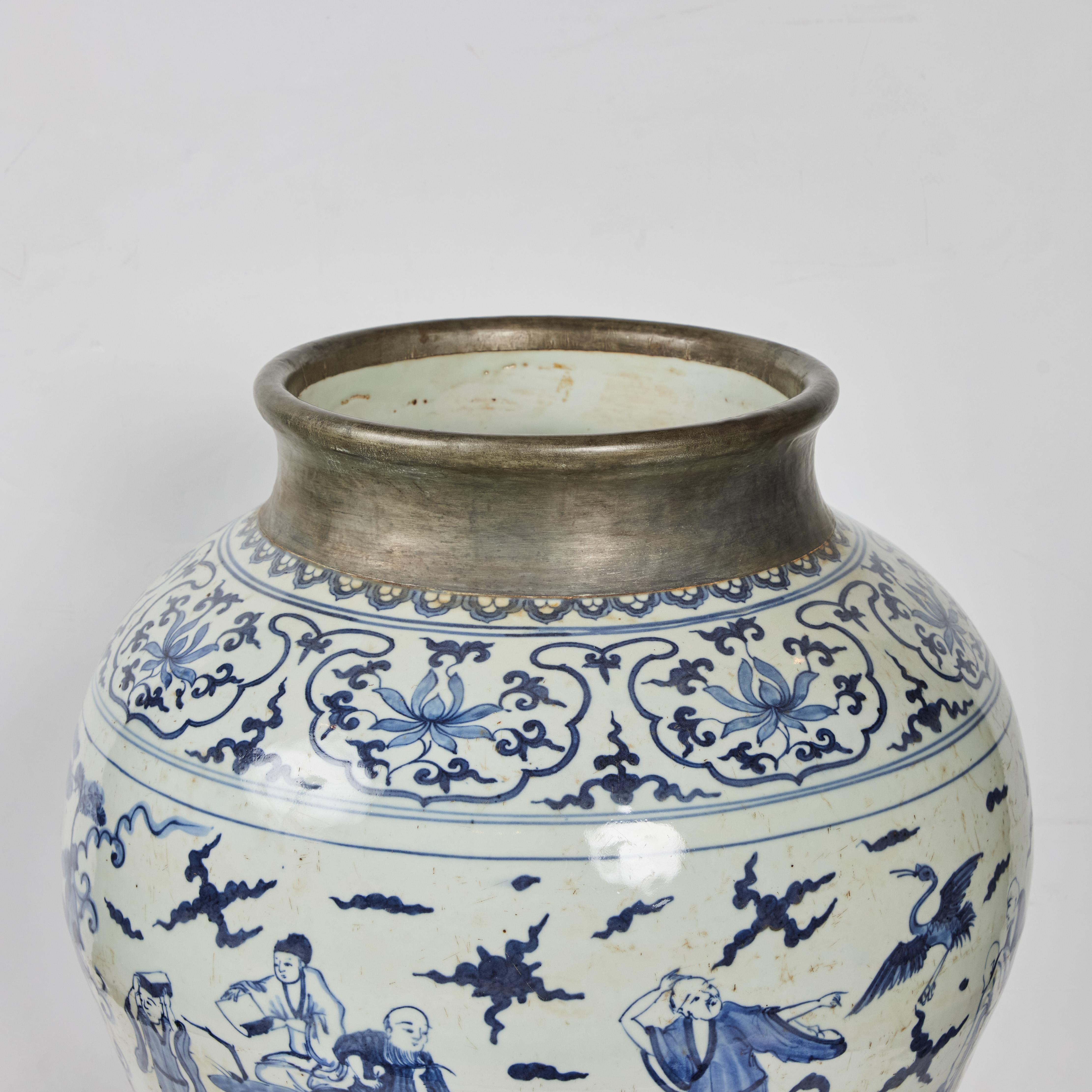Porcelain Jar Yuan Dynasty-Style  In Good Condition For Sale In Newport Beach, CA