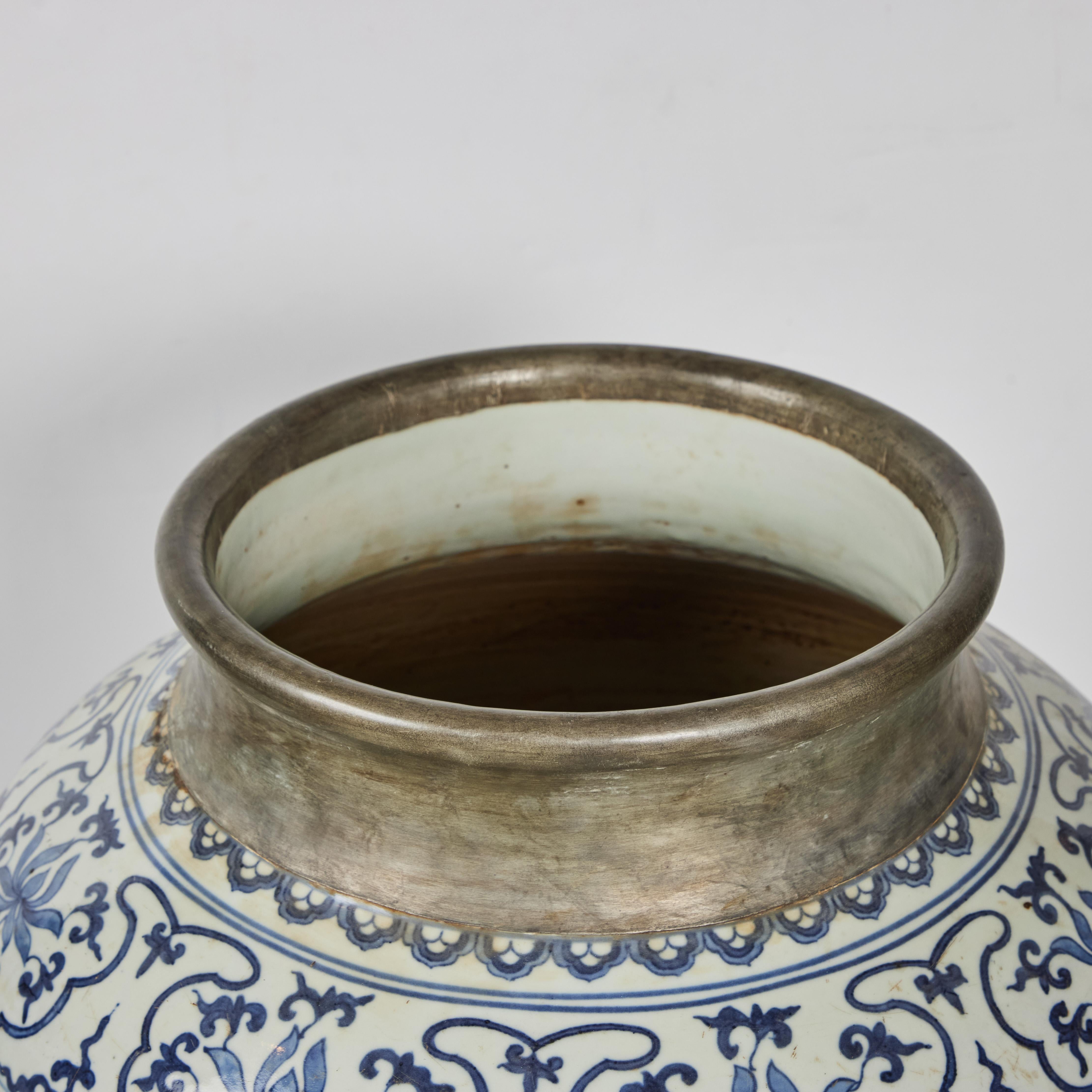 Porcelain Jar Yuan Dynasty-Style  For Sale 2