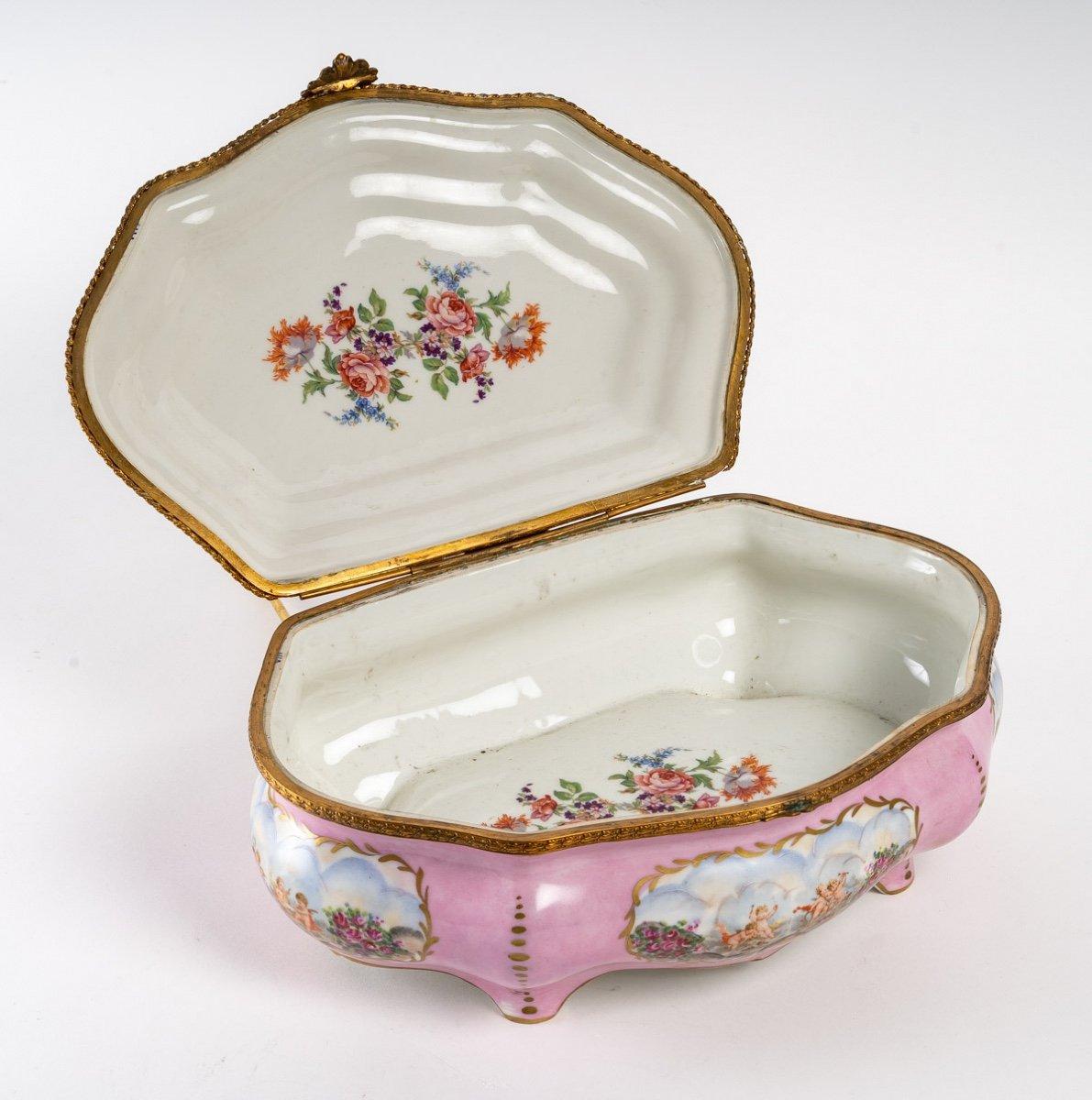 Porcelain Jewellery Box in the Sèvres Style 1