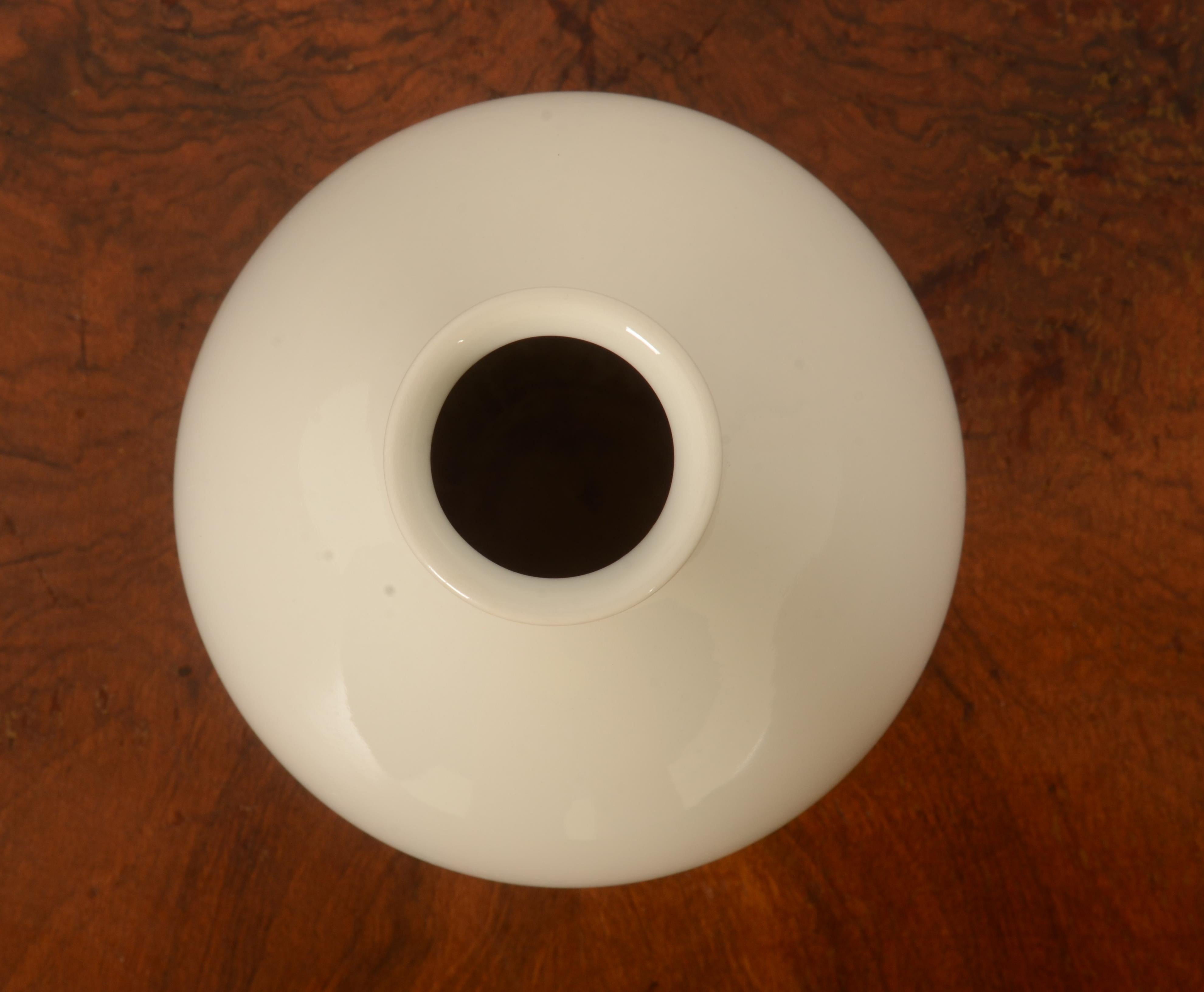 Mid-Century Modern Porcelain KPM Berlin Vase Designed by Liselotte Lüpke For Sale