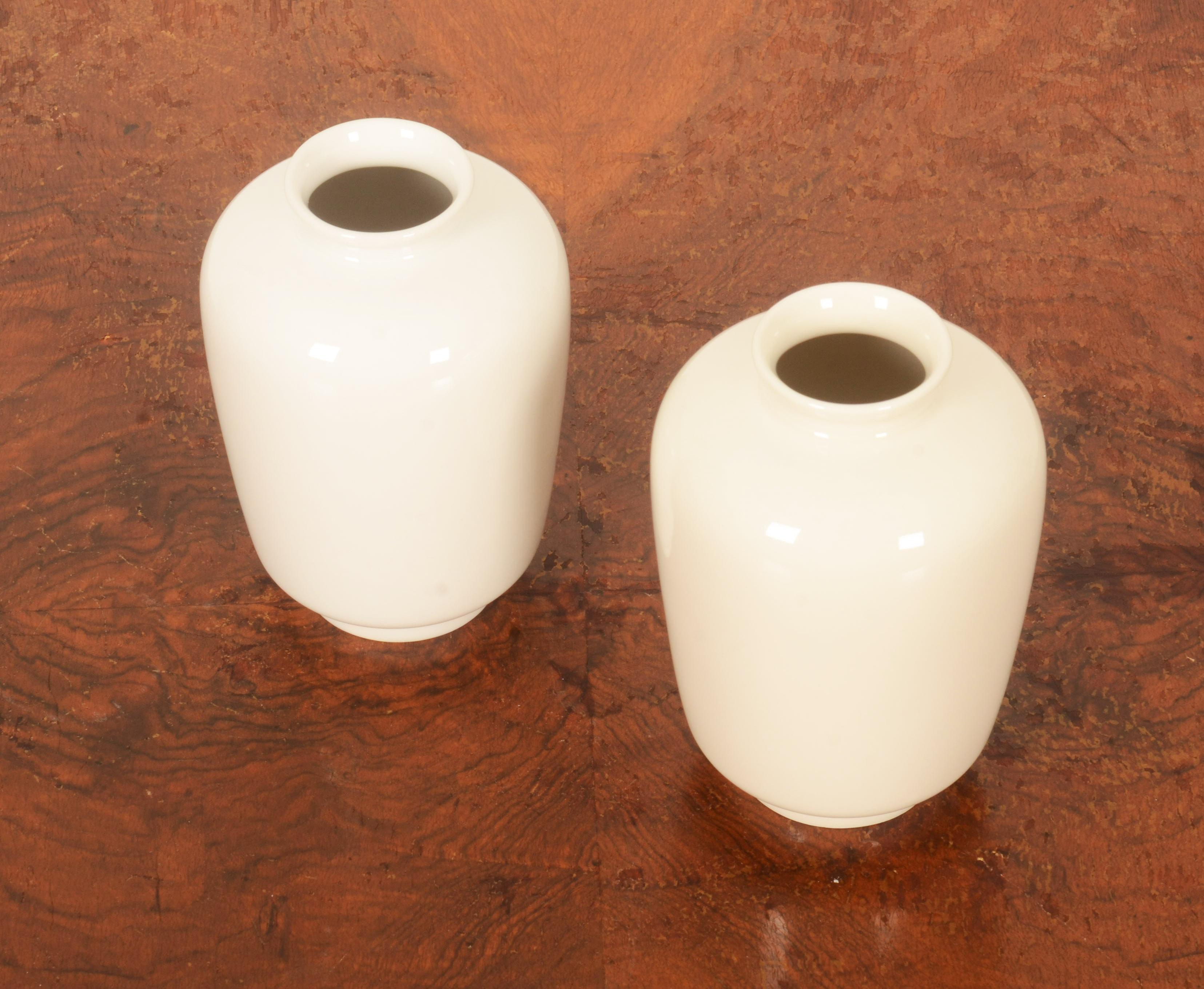 Smaltato Vaso in porcellana KPM Berlin disegnato da Margarete Friedlaender in vendita