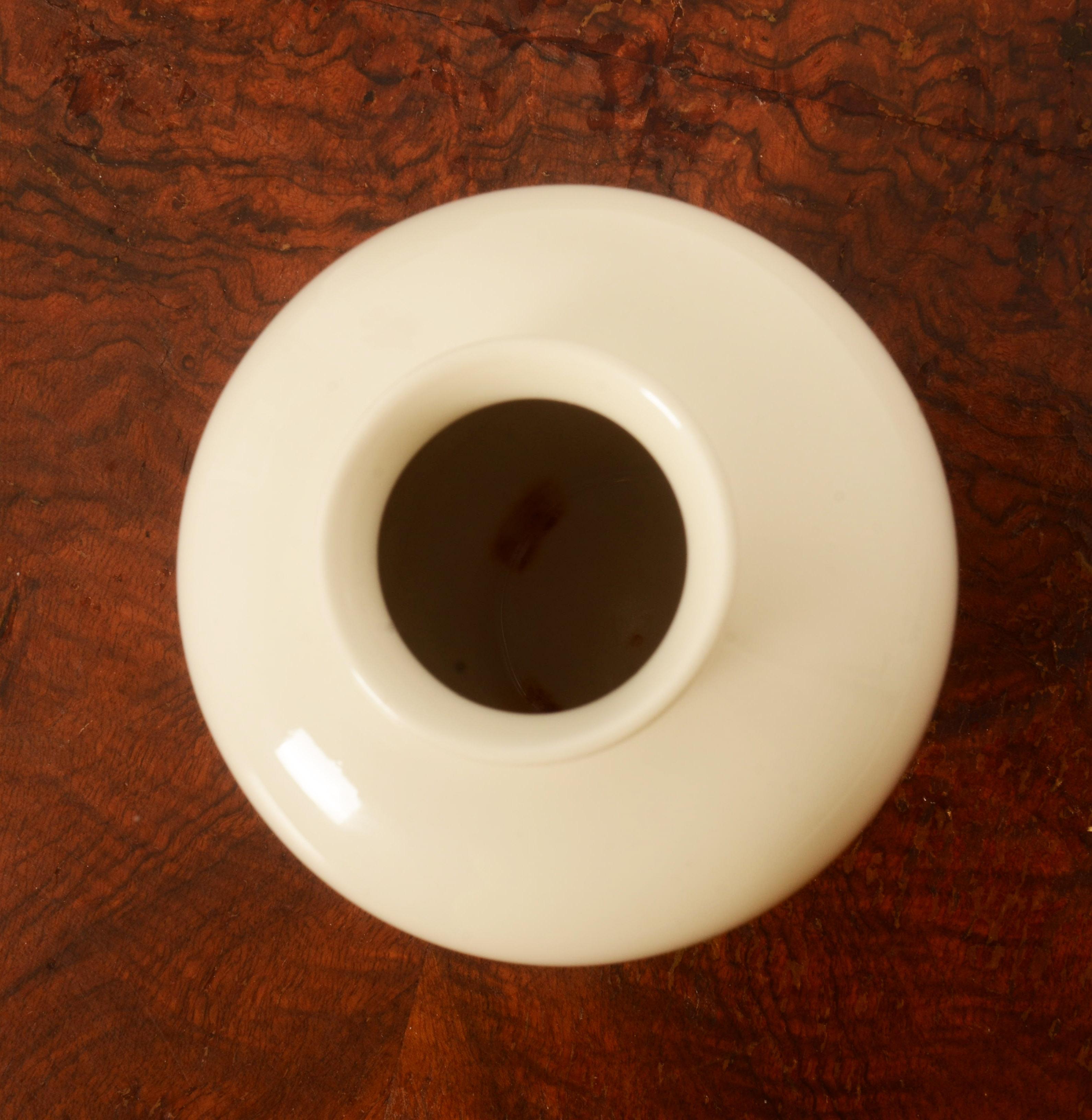 Metà XX secolo Vaso in porcellana KPM Berlin disegnato da Margarete Friedlaender in vendita