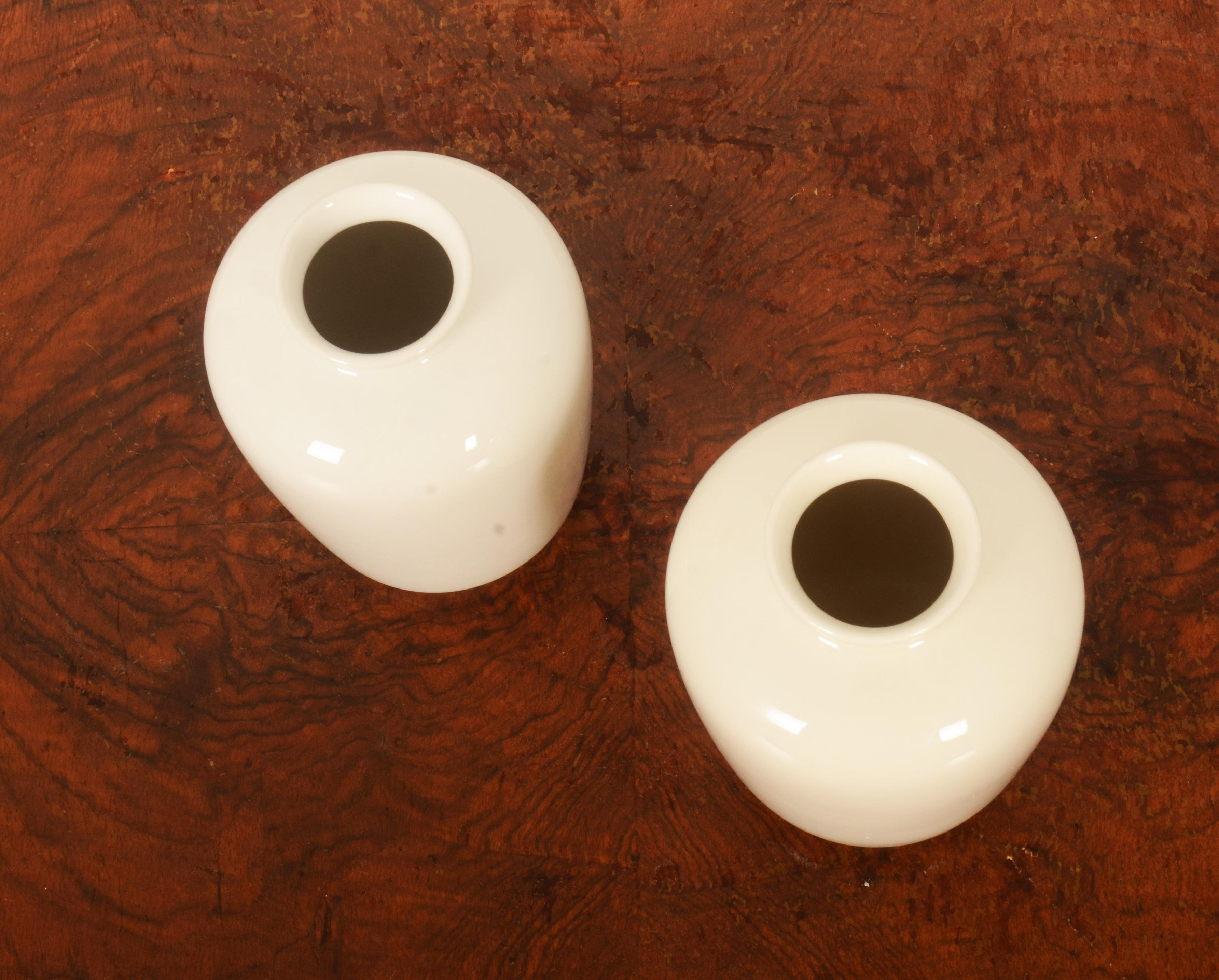 Jarrón de porcelana KPM Berlin Diseñado por Margarete Friedlaender mediados del siglo XX en venta