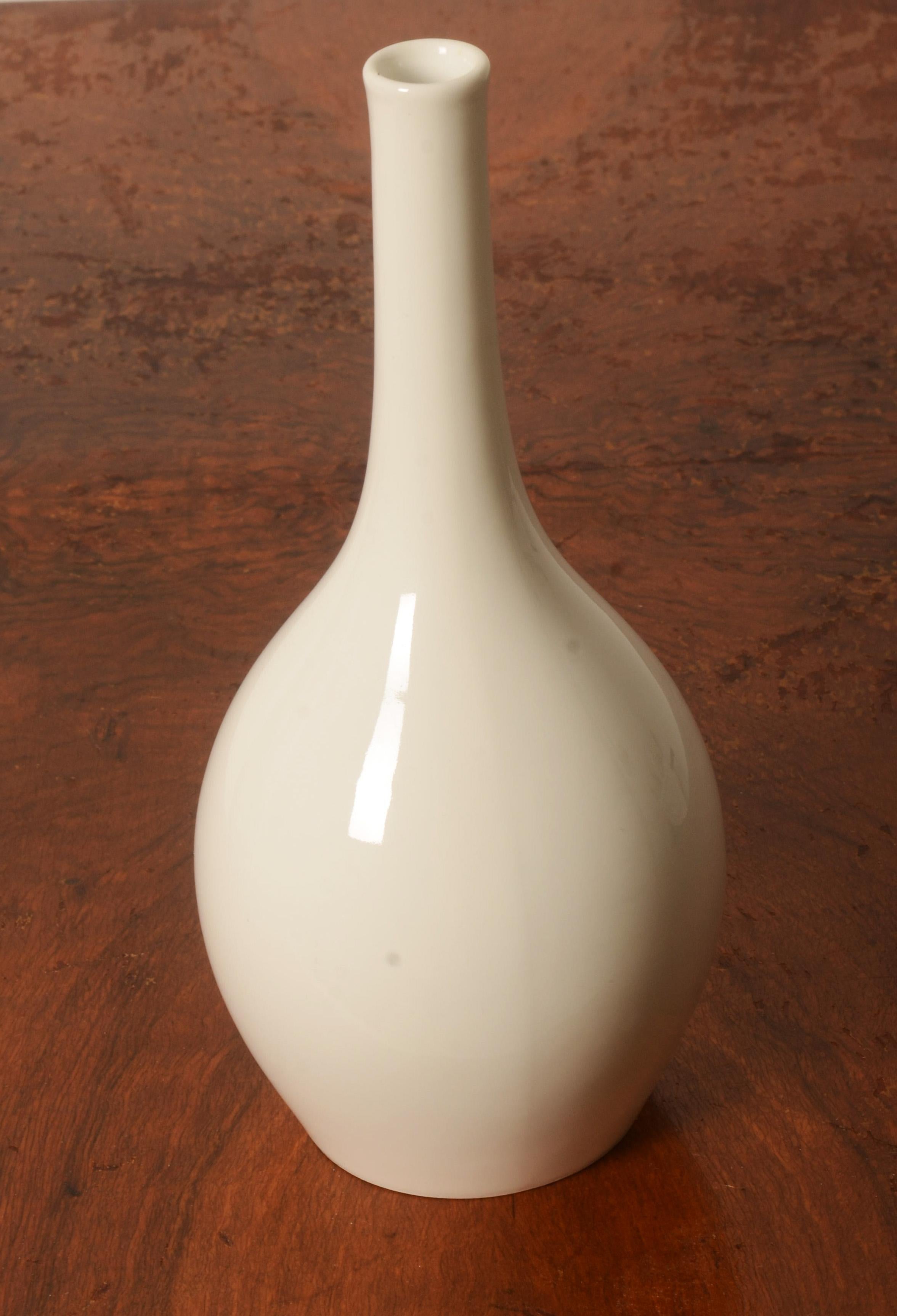 Allemand Vase KPM Berlin conçu par Theo Schmuz-Baudisss en vente