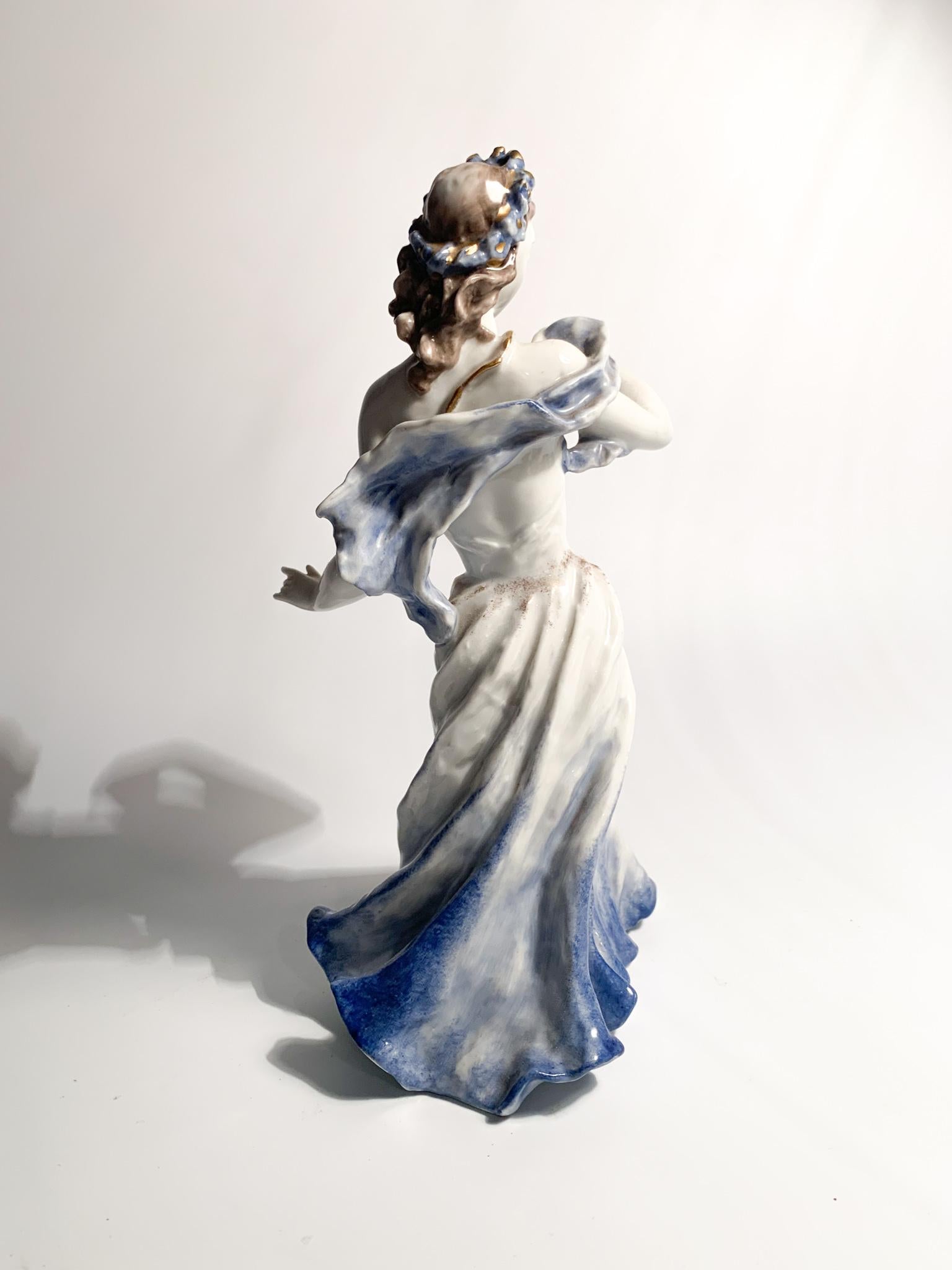 Porcelain Lady Sculpture by Rosenthal from the 1940s For Sale 4