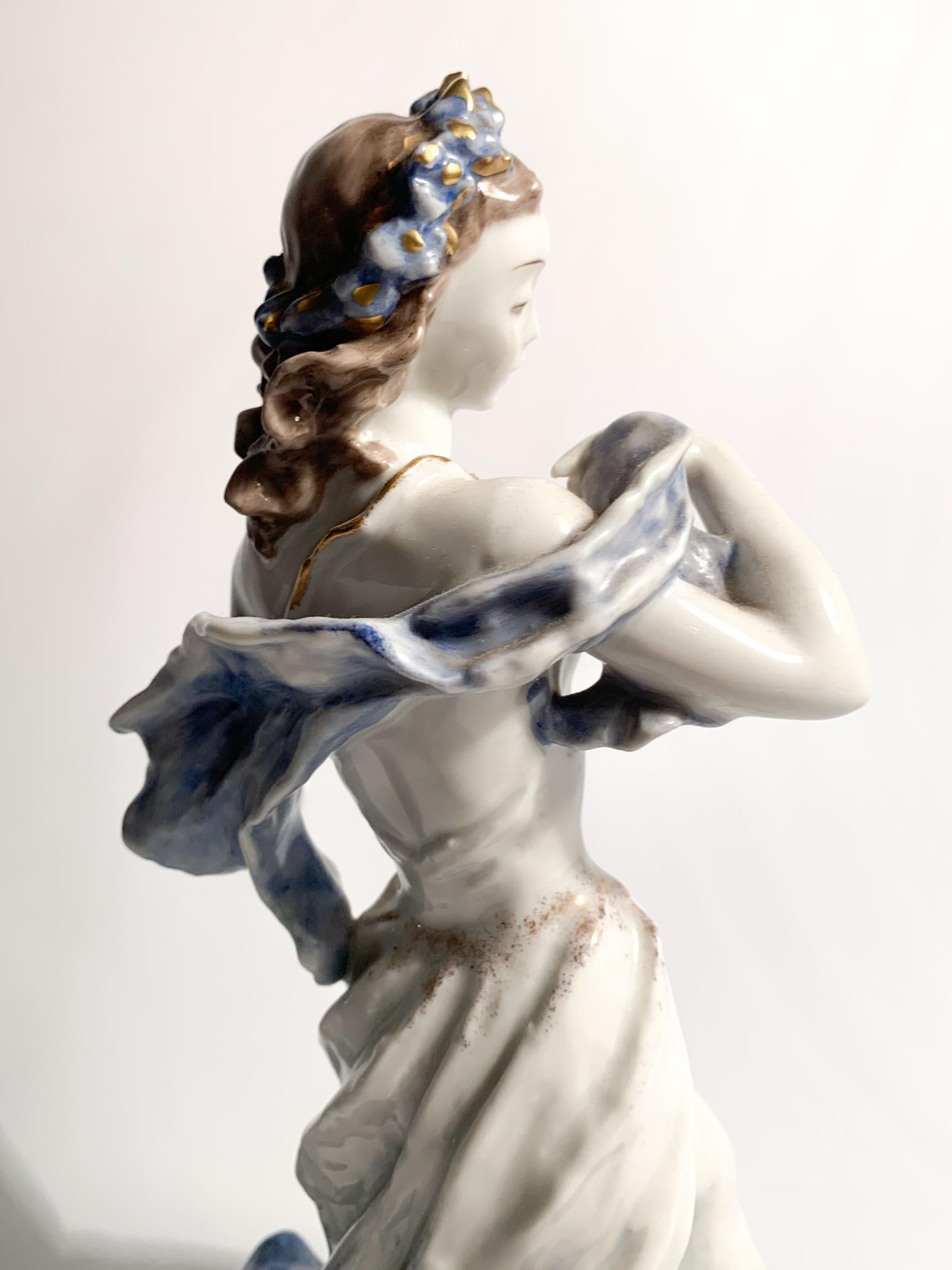 Porcelain Lady Sculpture by Rosenthal from the 1940s For Sale 6