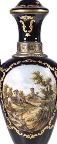 Porcelaine - Grande urne avec couvercle - Sèvres - XIXe siècle