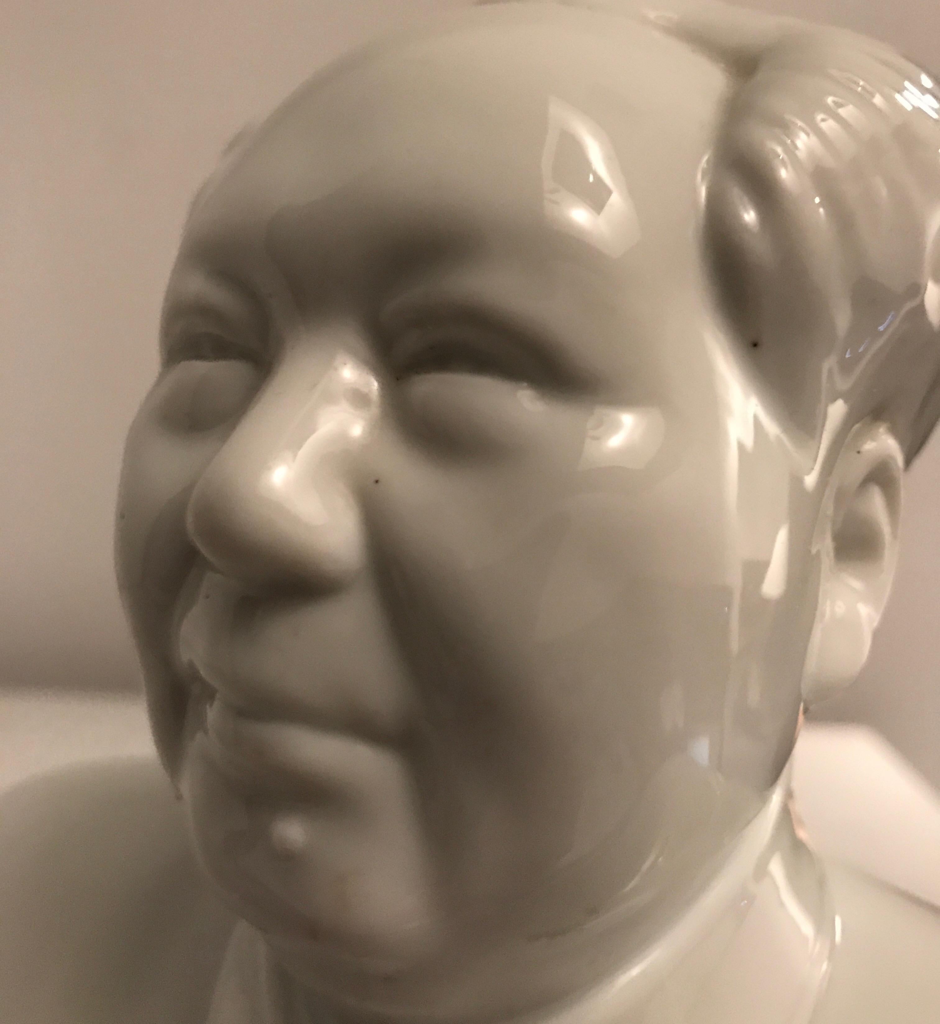 Porcelain Mao Tse Tung Bust For Sale 9