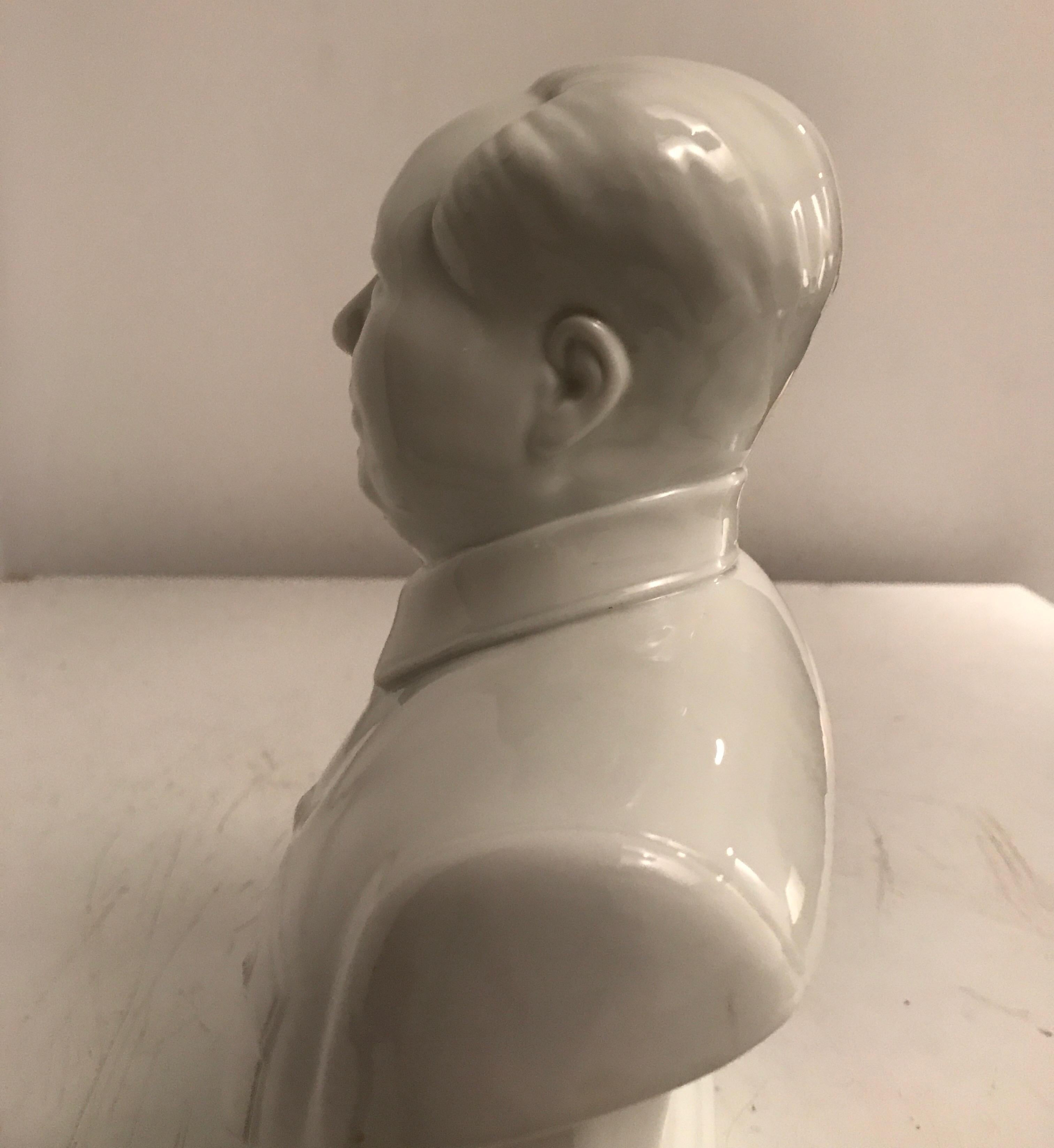 Chinese Porcelain Mao Tse Tung Bust For Sale