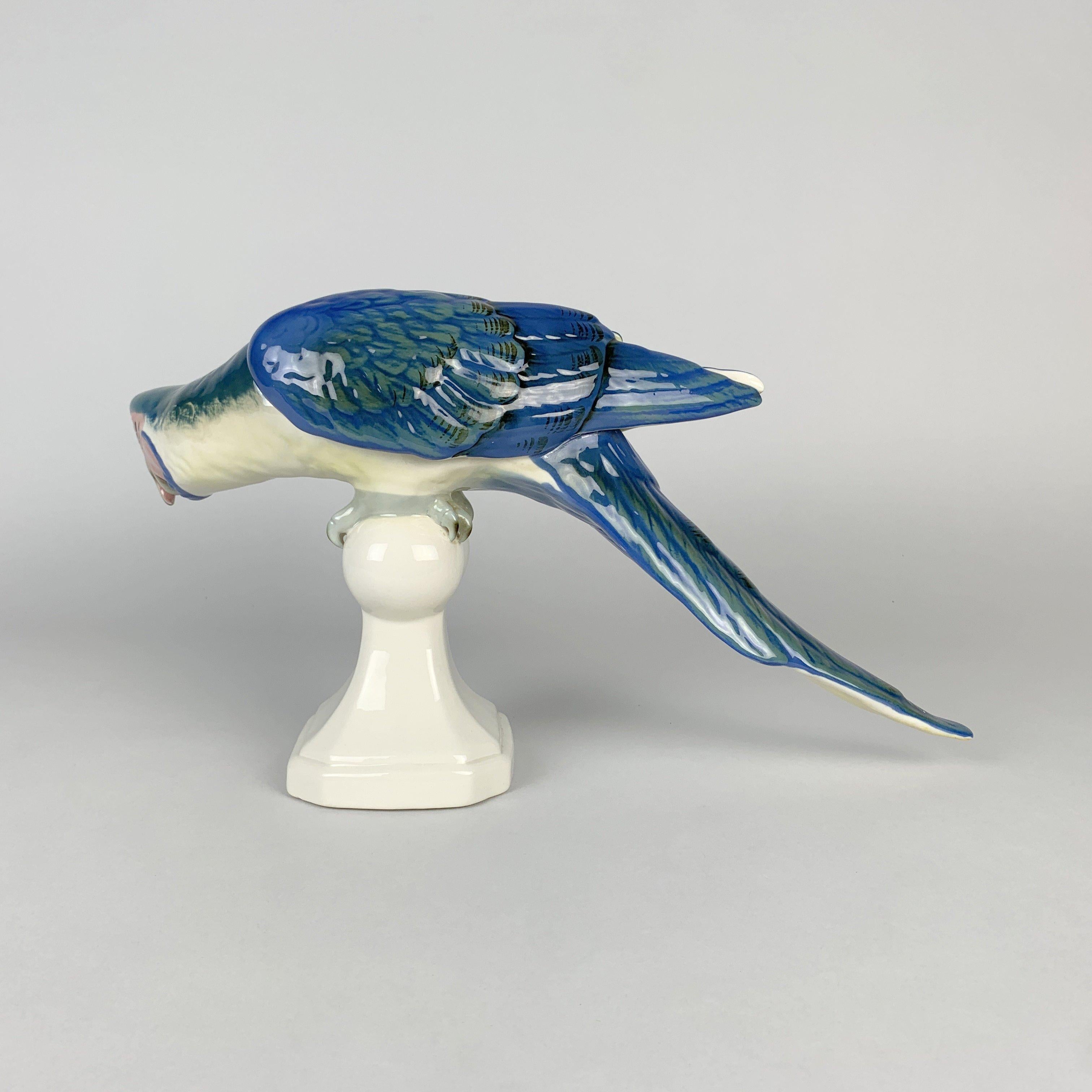 Porcelain Midcentury Royal Dux Macaw Parrot, Czechoslovakia, 1960's In Good Condition In Praha, CZ