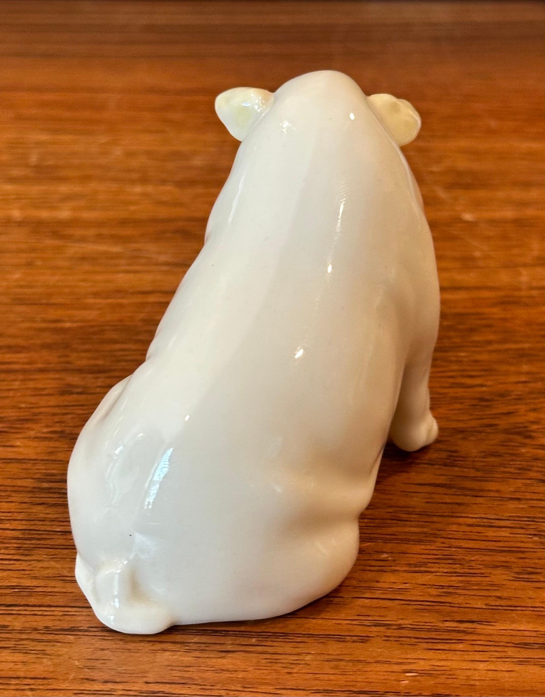 XX secolo Maiale in miniatura in porcellana di Belleek in vendita