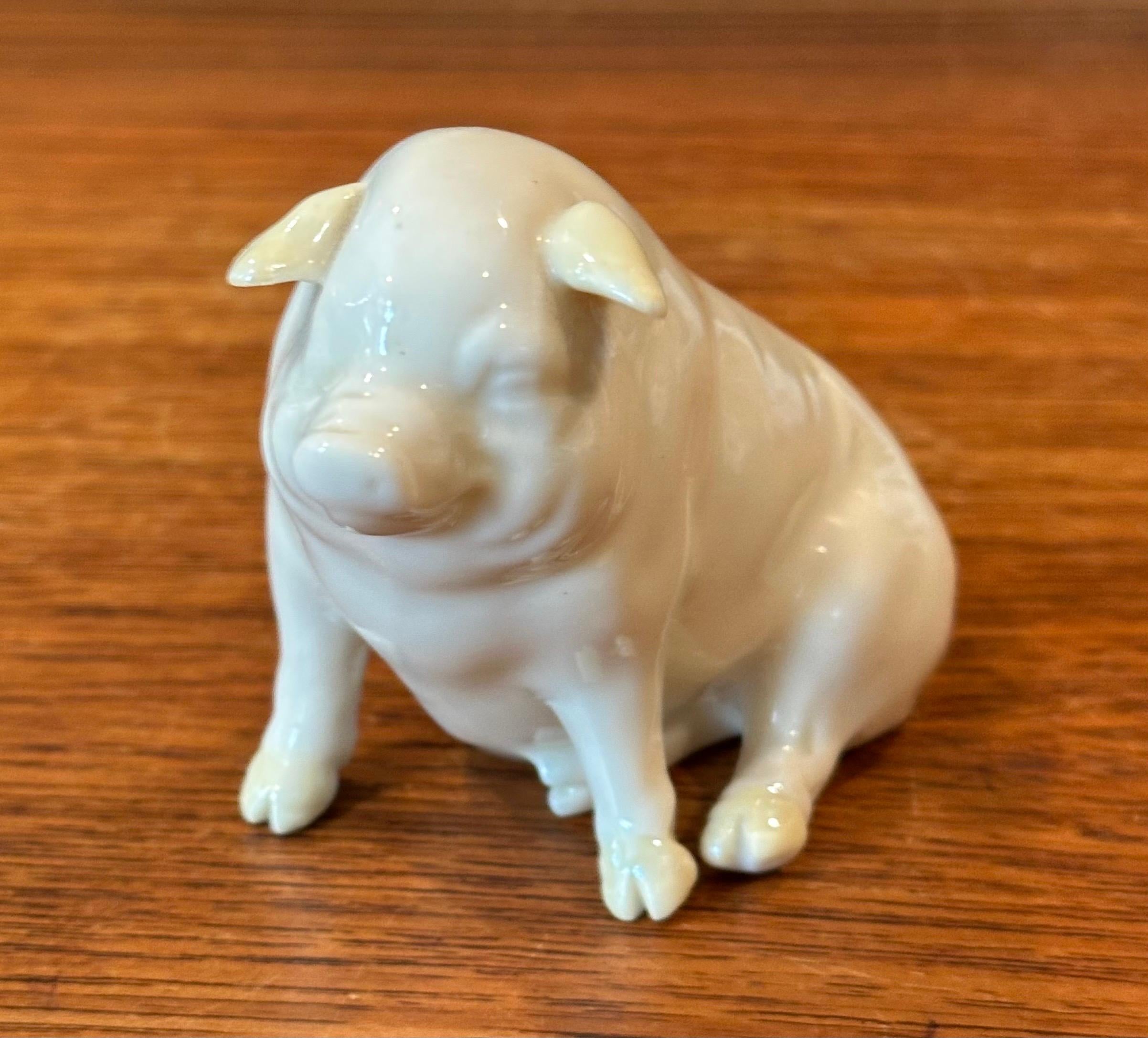 Porcellana Maiale in miniatura in porcellana di Belleek in vendita