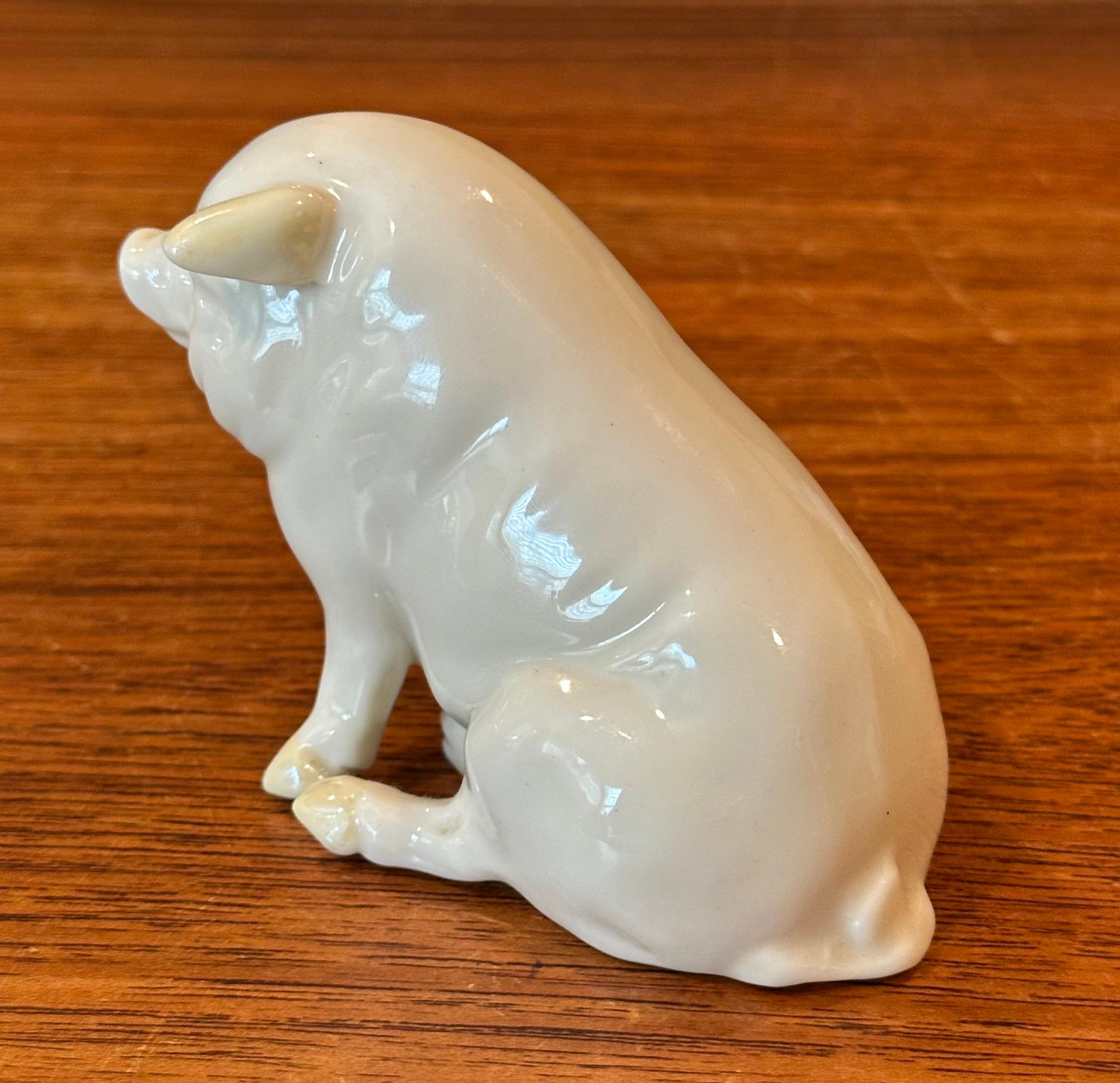 Maiale in miniatura in porcellana di Belleek in vendita 2