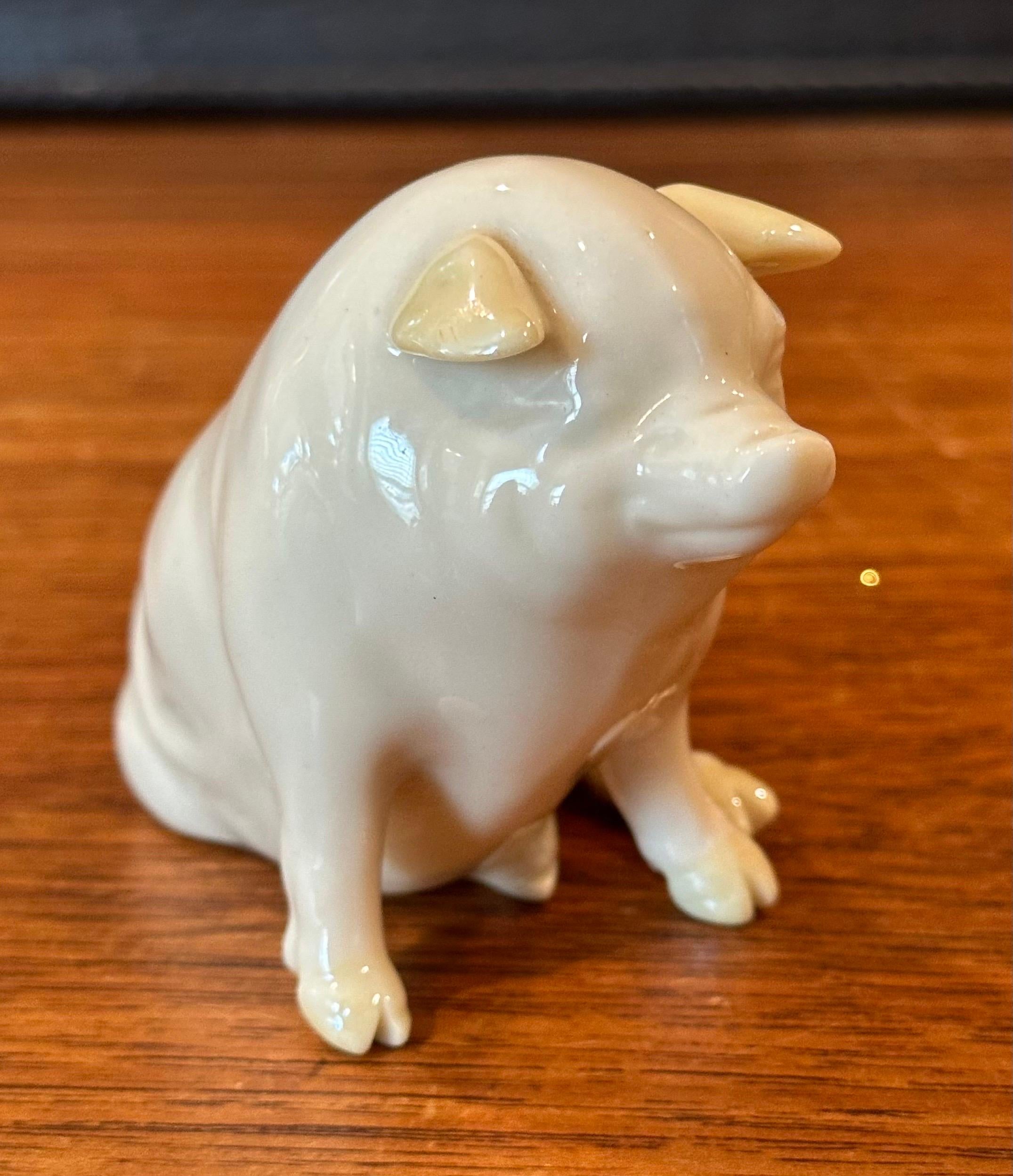 Maiale in miniatura in porcellana di Belleek in vendita 3