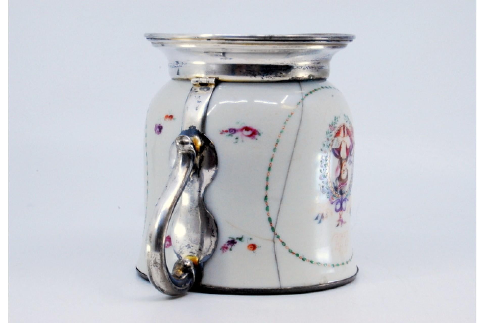Porcelain mug with Japanese motifs, with silver base, handles and rim For Sale 1