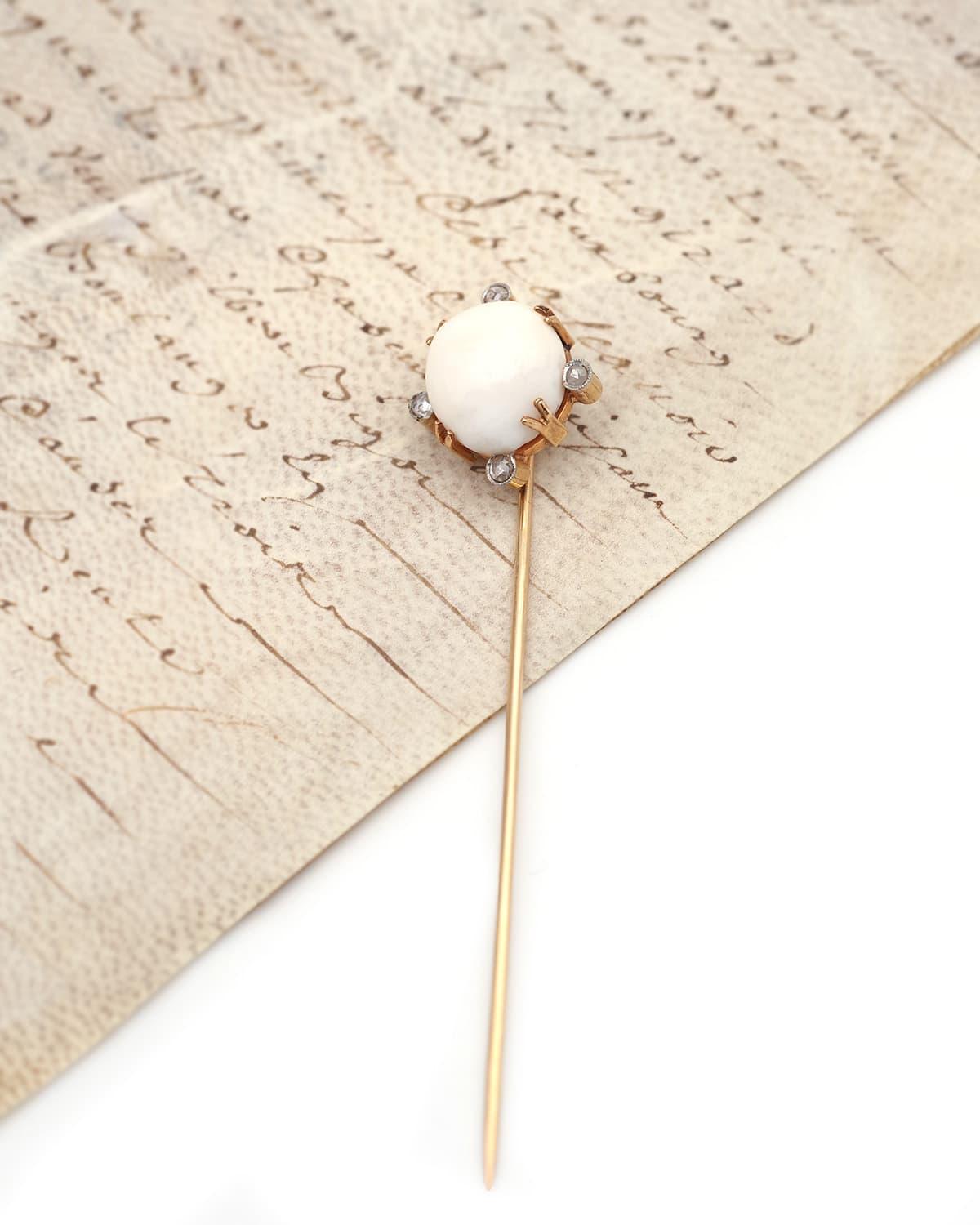 Édouardien Épingle de cravate en porcelaine et perles naturelles en or 14k, épingle de cravate édouardienne, diamant. en vente