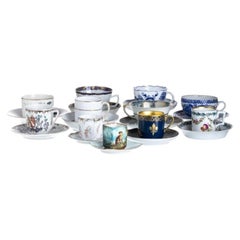 Porcelain - Nineteen cups and saucers