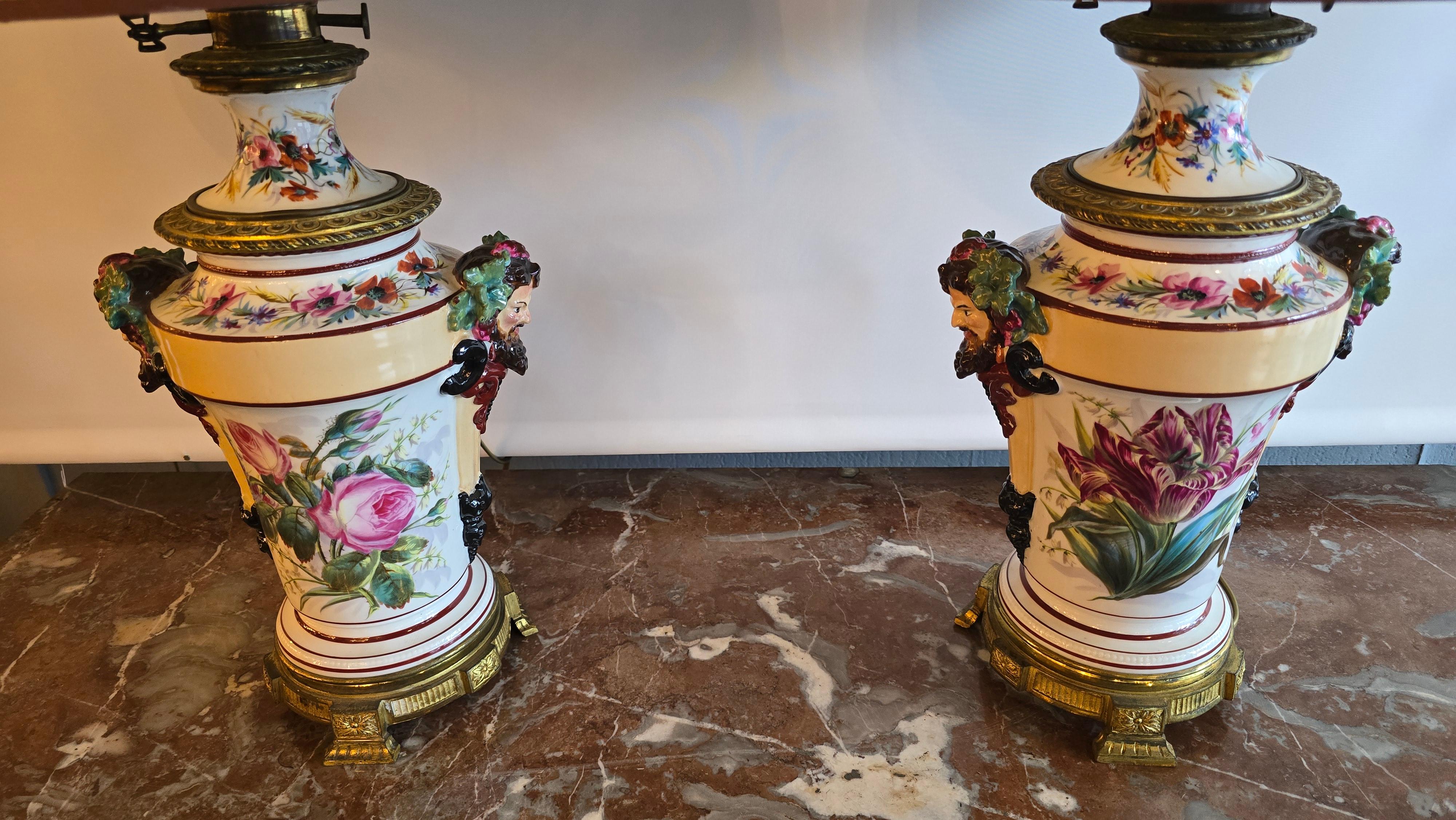 Lampes à huile en porcelaine transform�ées en lampes de table avec masques de Bacchus, vers 1870 en vente 2