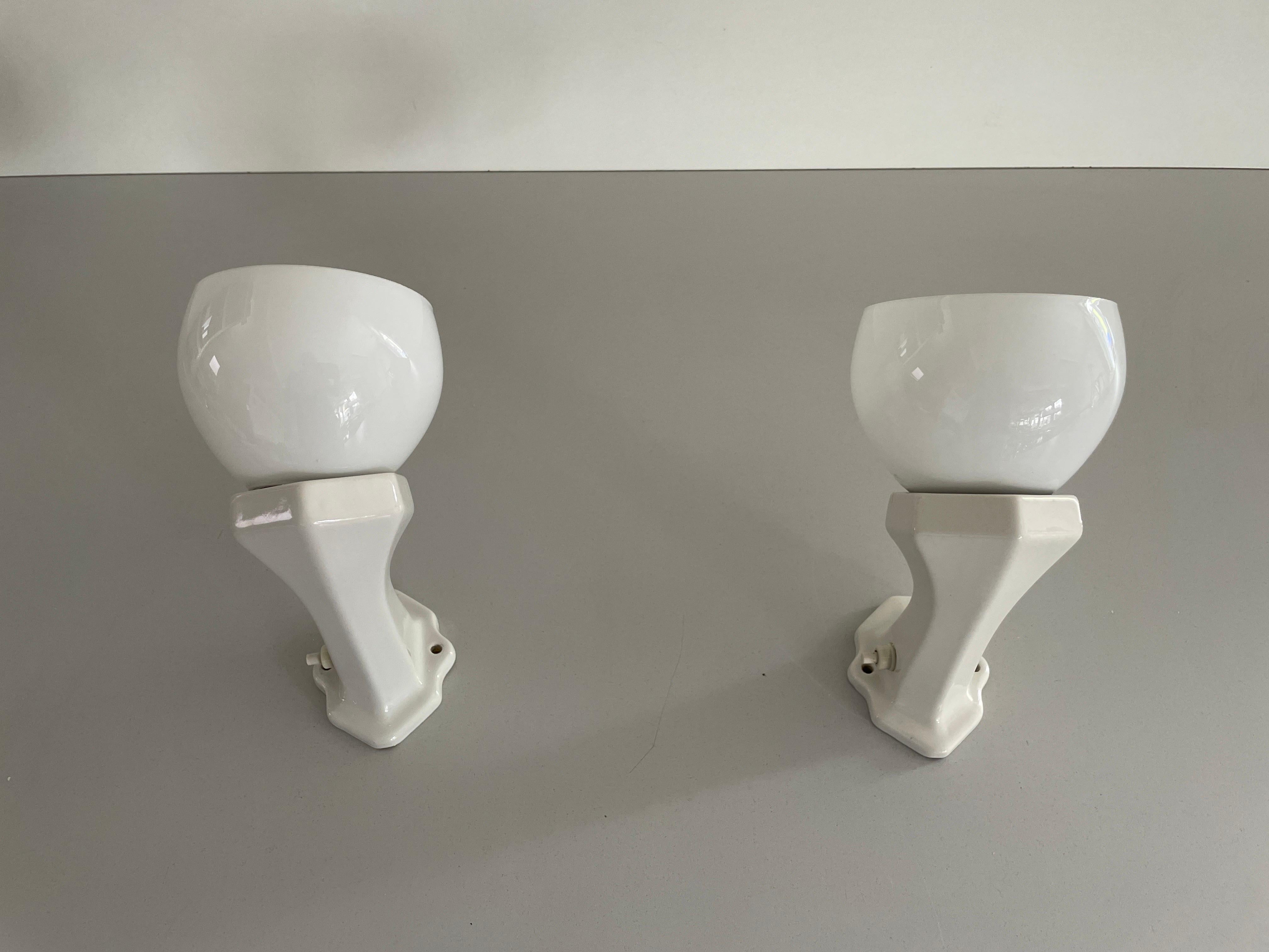 Apliques de baño de porcelana y cristal opalino, años 60, Italia mediados del siglo XX en venta