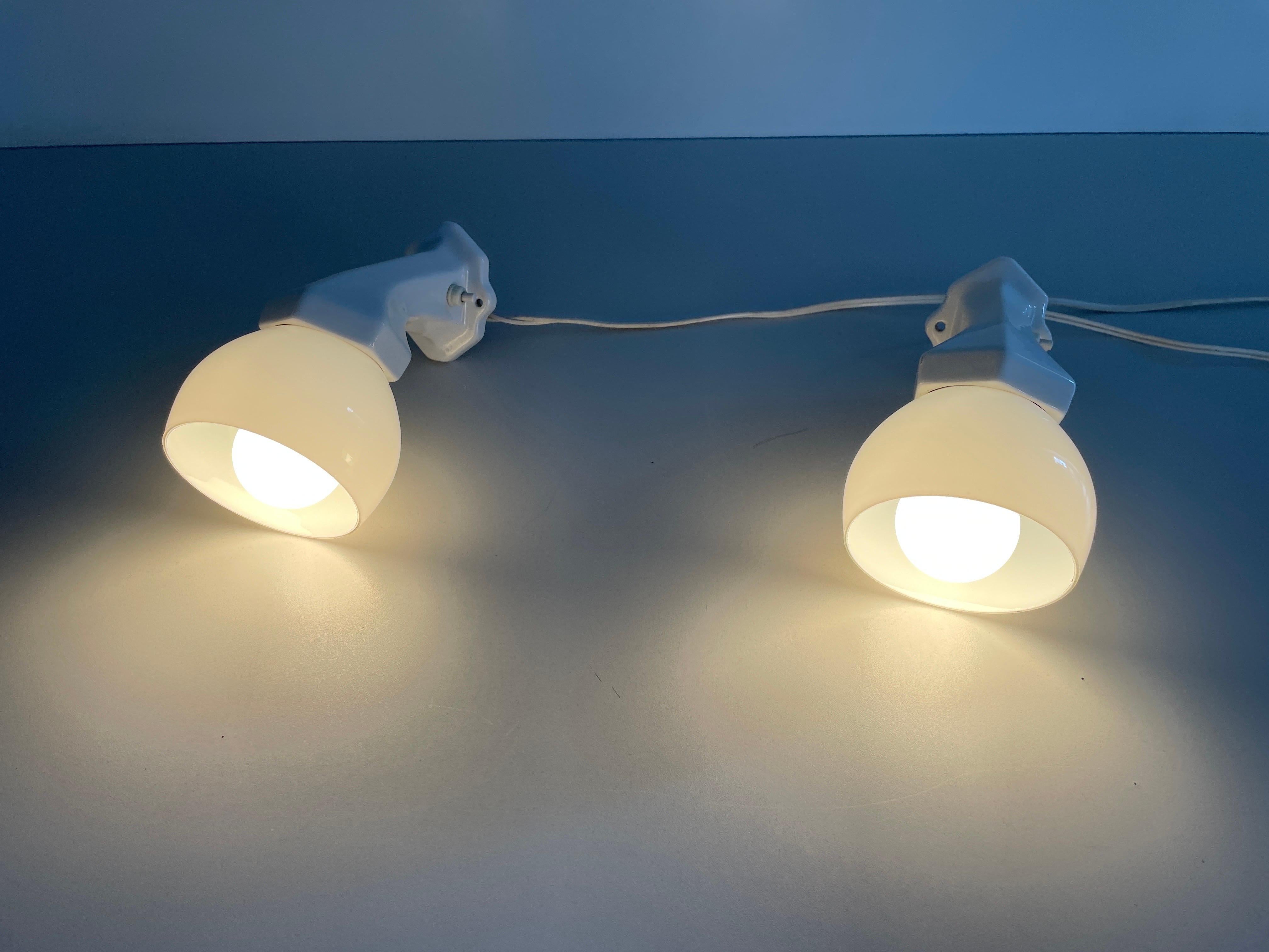 Apliques de baño de porcelana y cristal opalino, años 60, Italia en venta 2