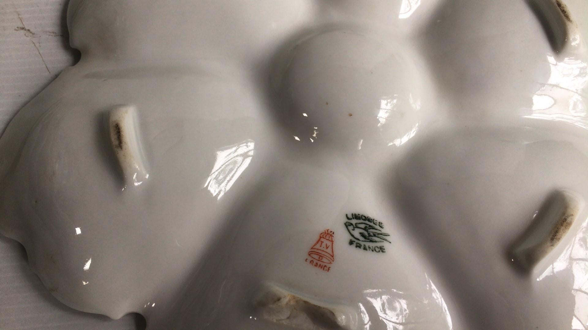 French Porcelain Oyster Plate with Seaweeds and Crabs Limoges, circa 1900