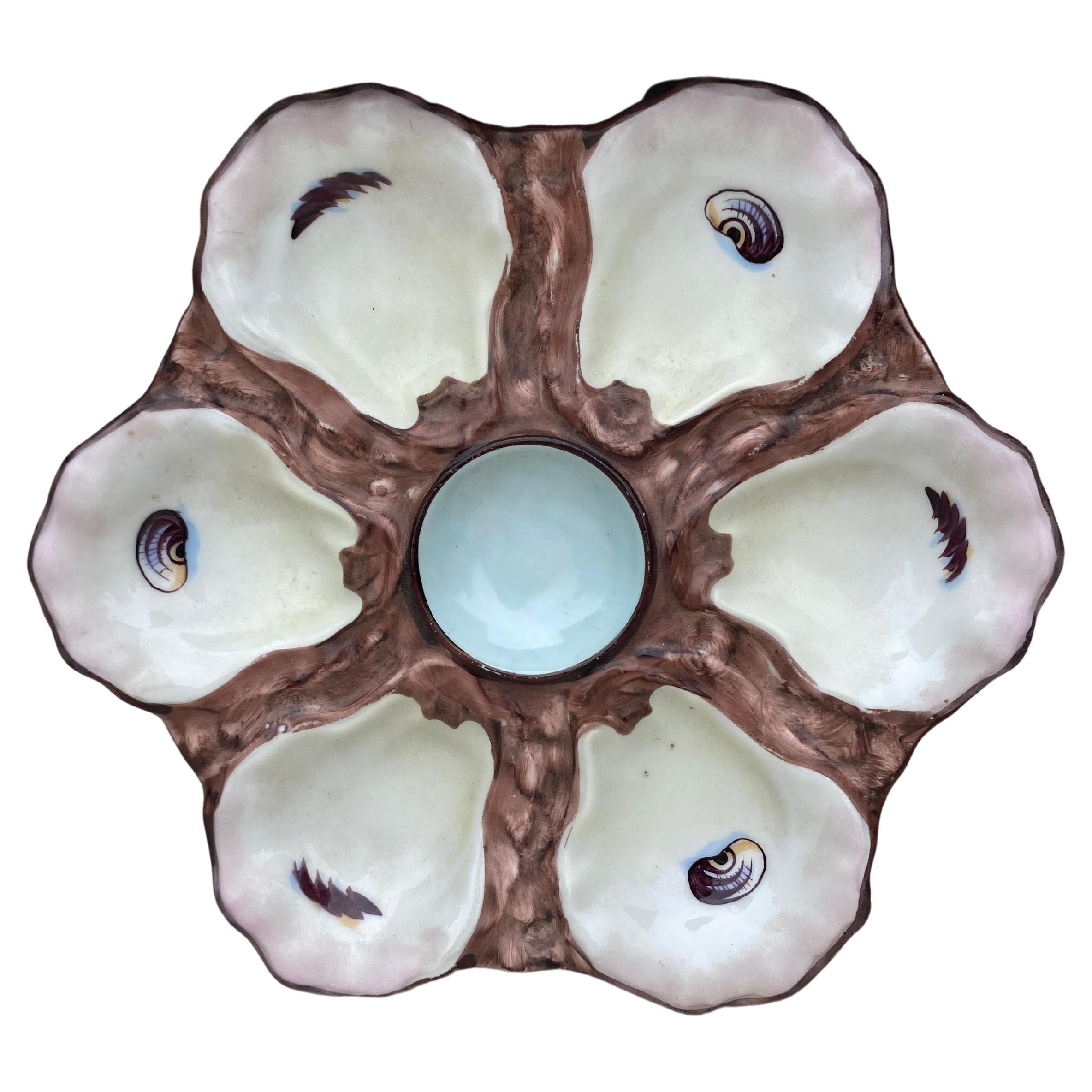 Plato de ostras de porcelana con conchas, hacia 1900