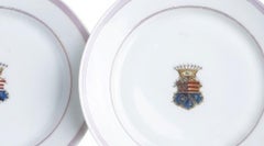 Porcelain - Pair of coat-of-arms plates - 19th century