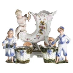 Porcelain - Pair of flower vases and flower box - 19th century