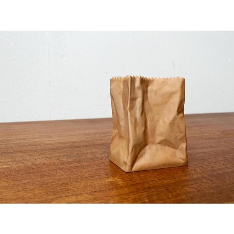 Vaso di sacchetti di carta in porcellana di Tapio Wirkkala per Rosenthal, anni 2000 in vendita 4