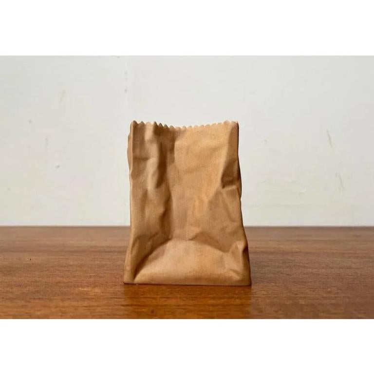 Vaso di sacchetti di carta in porcellana di Tapio Wirkkala per Rosenthal, anni 2000 in vendita 5