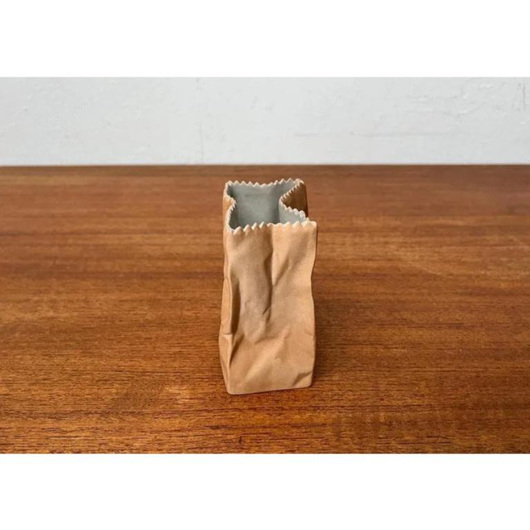 Tedesco Vaso di sacchetti di carta in porcellana di Tapio Wirkkala per Rosenthal, anni 2000 in vendita