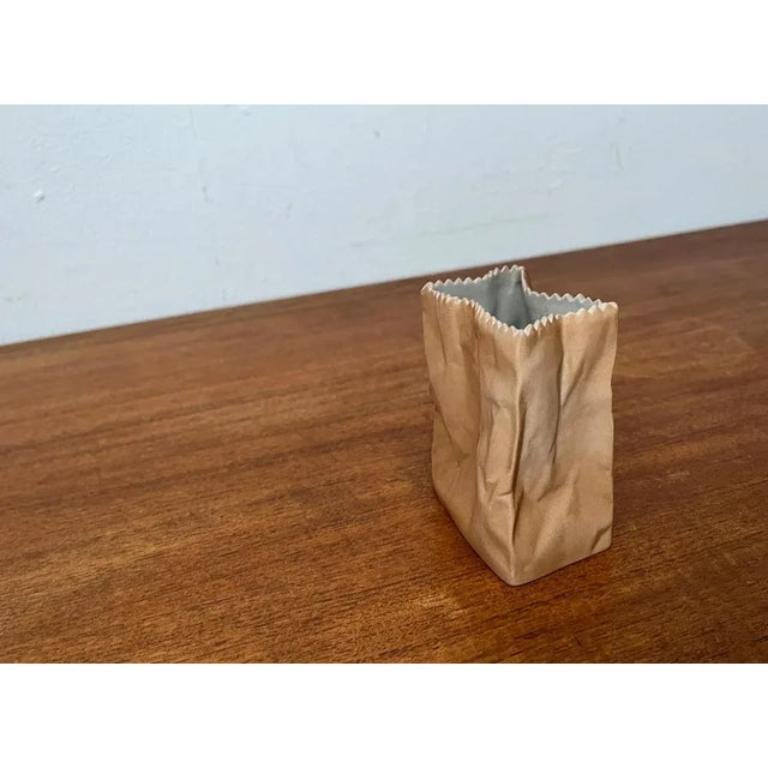 XX secolo Vaso di sacchetti di carta in porcellana di Tapio Wirkkala per Rosenthal, anni 2000 in vendita