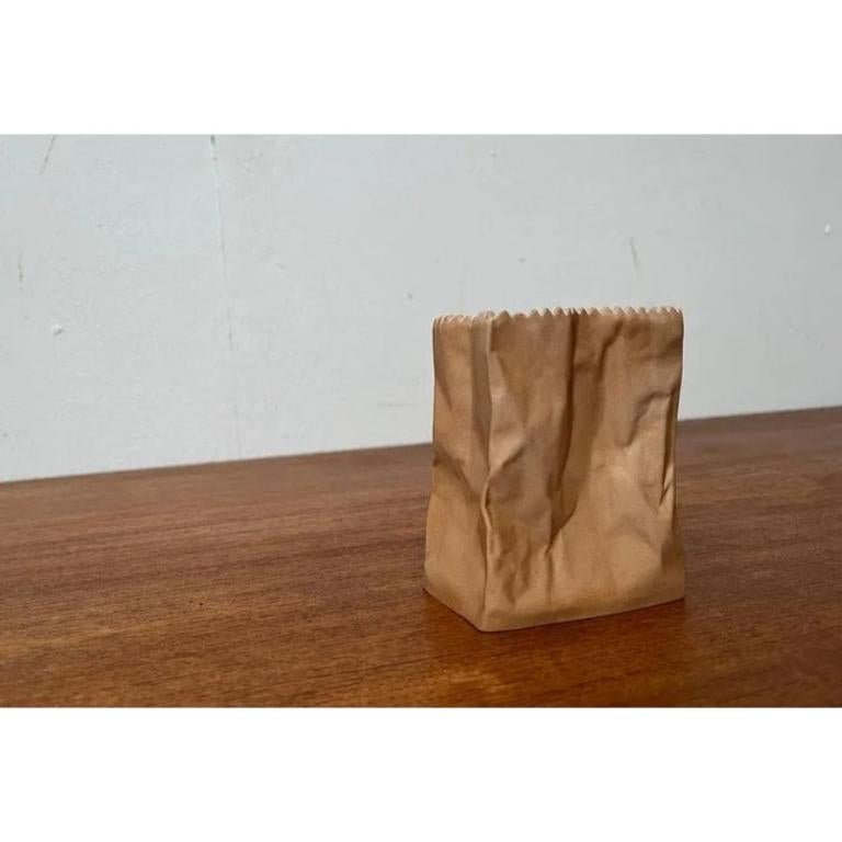 Vaso di sacchetti di carta in porcellana di Tapio Wirkkala per Rosenthal, anni 2000 in vendita 2