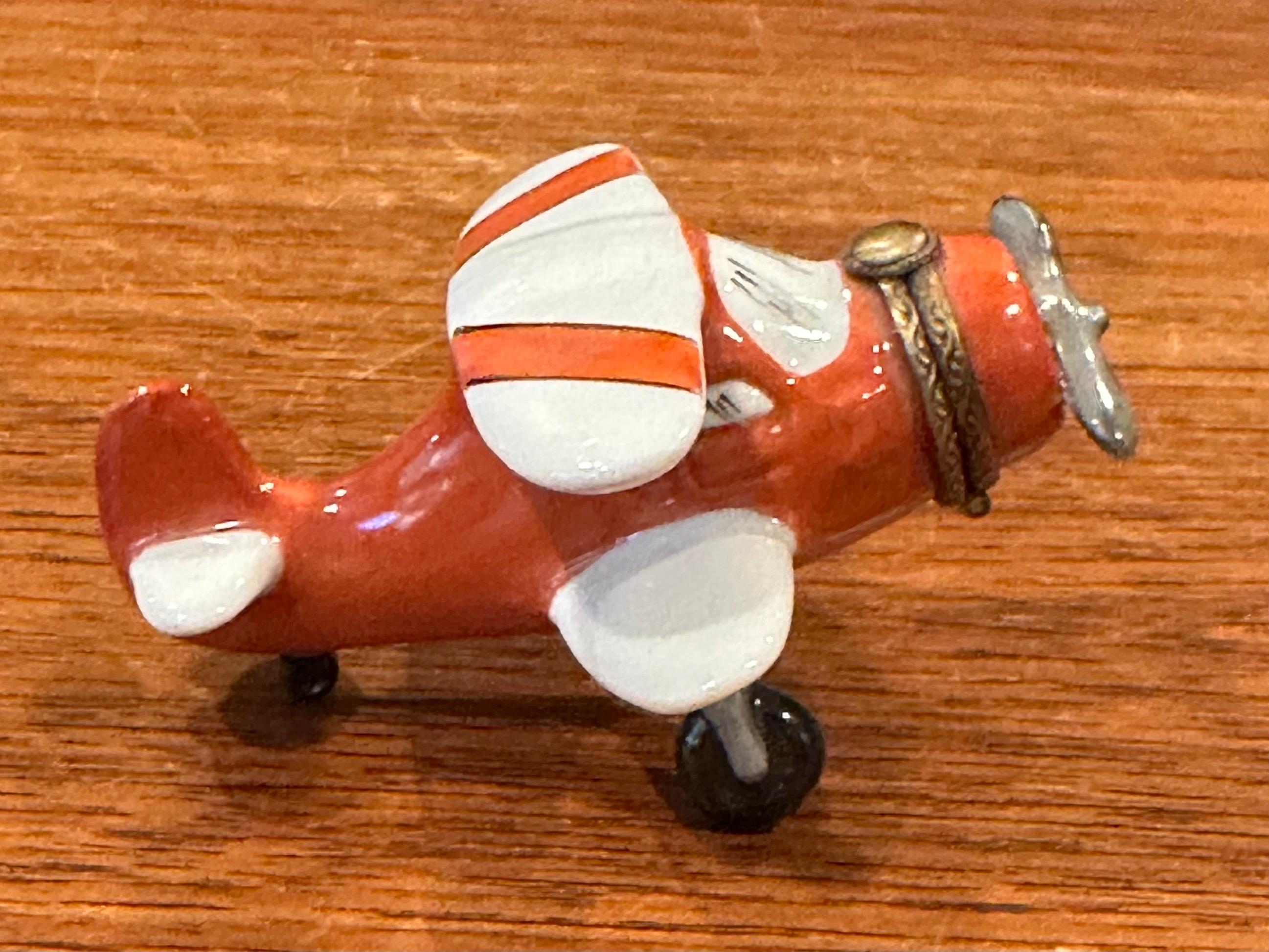 20th Century Porcelain Peint a la Main Vintage Airplane Trinket Box by Limoges For Sale