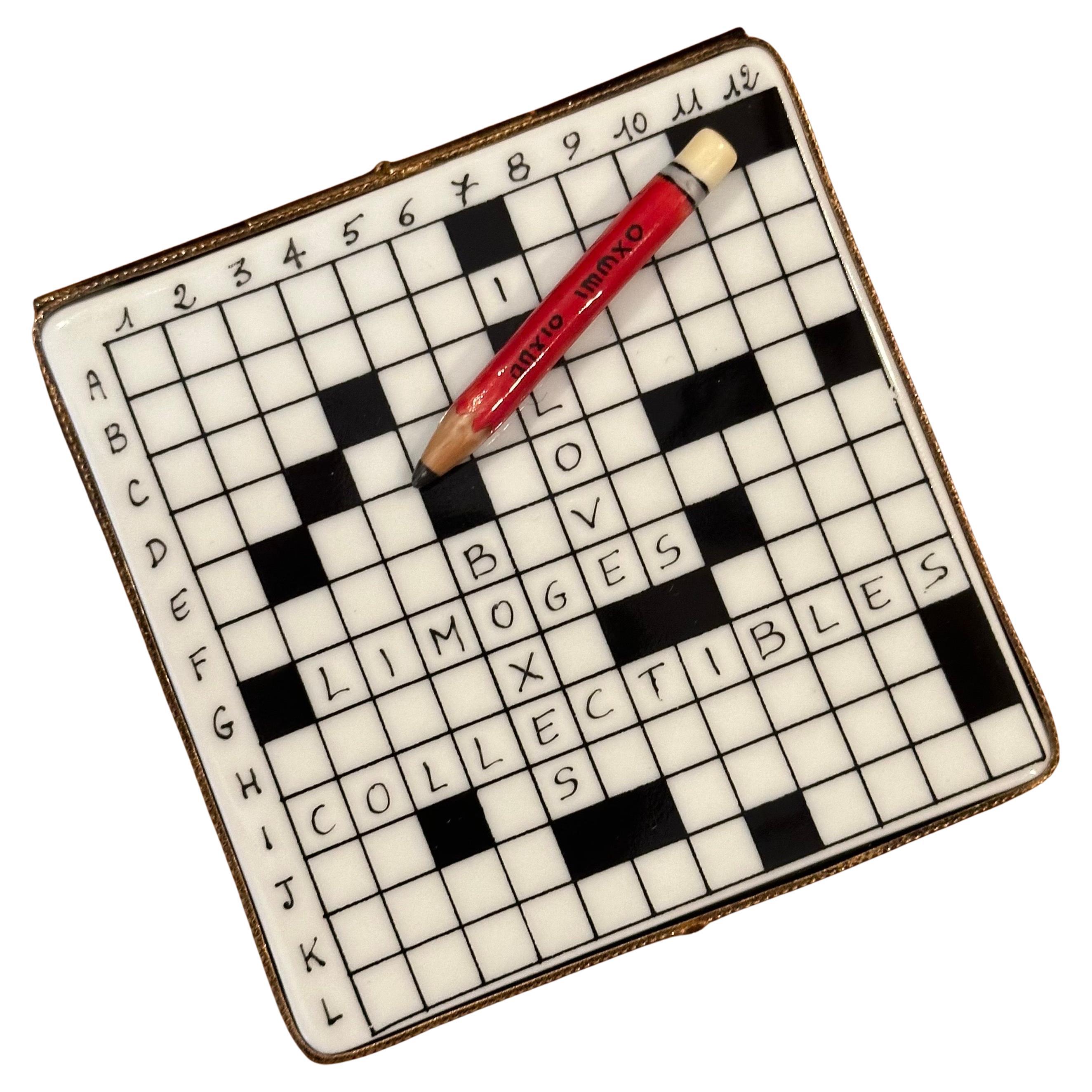 Porcelain Peint a la Main Vintage Crossword Puzzle Trinket Box by Limoges In Good Condition In San Diego, CA