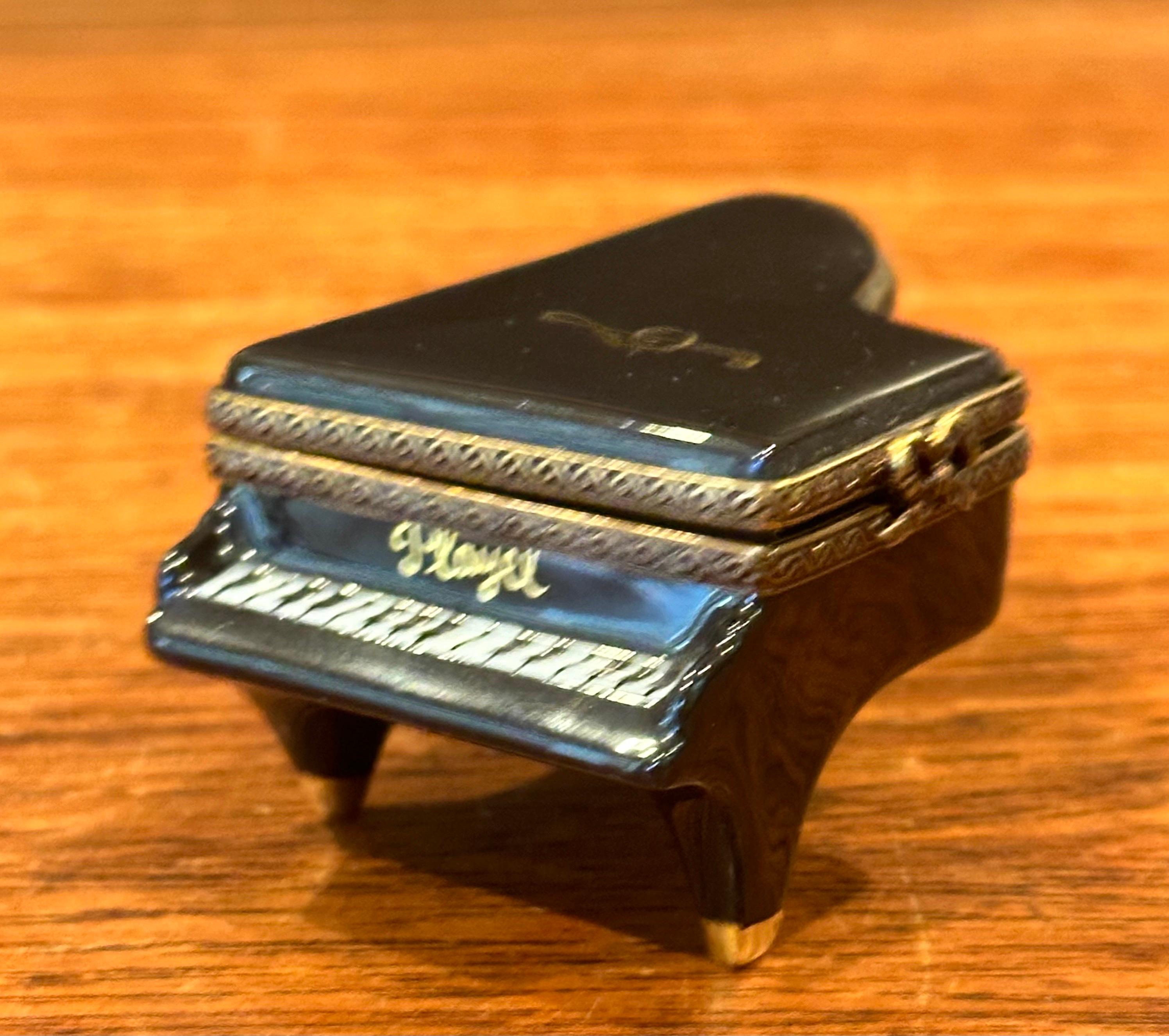 Hand-Painted Porcelain Peint a la Main Vintage Grand Piano Trinket Box by Limoges For Sale