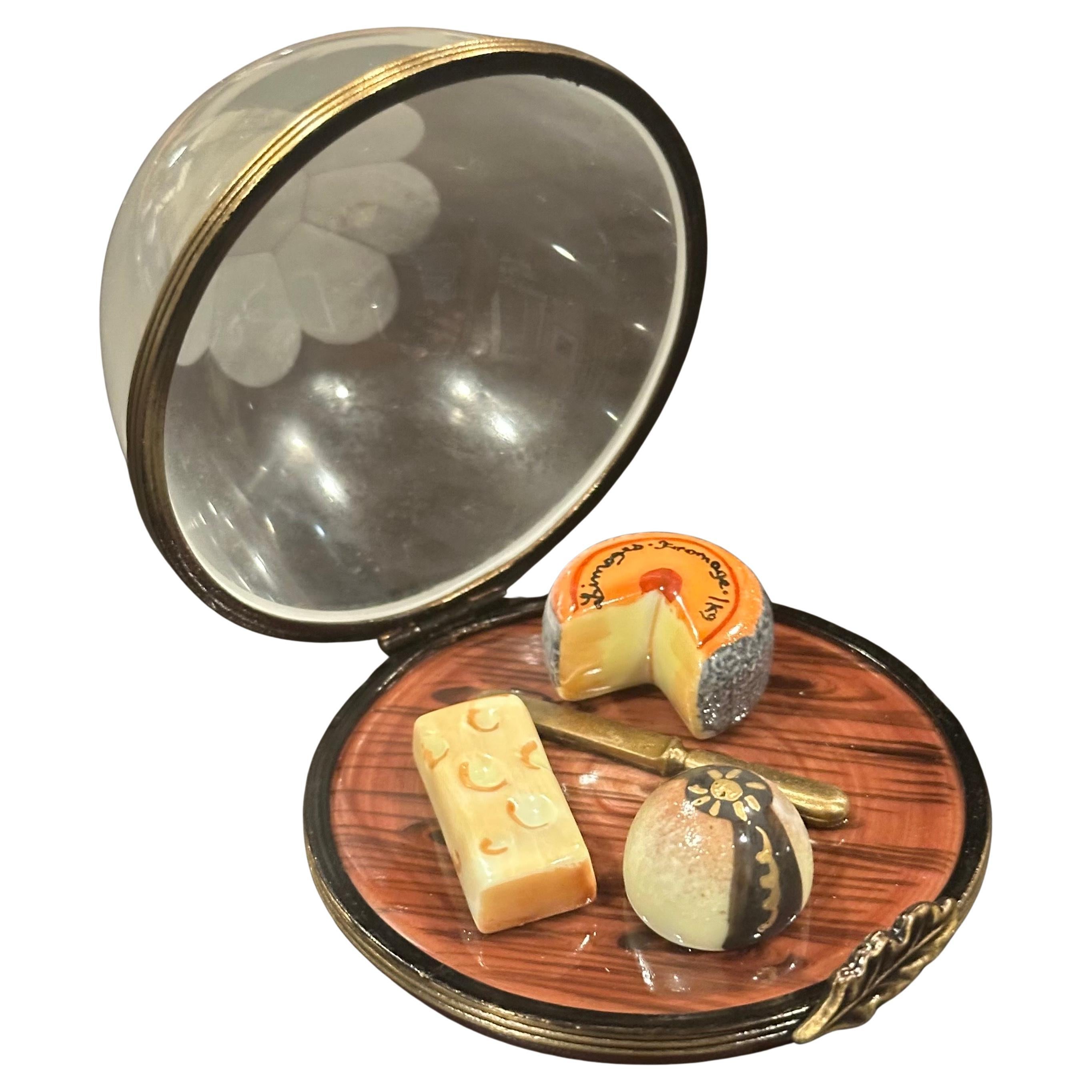 Tabla de quesos de porcelana Peint Main Vintage con caja de baratijas con cúpula de cristal de Limoges
