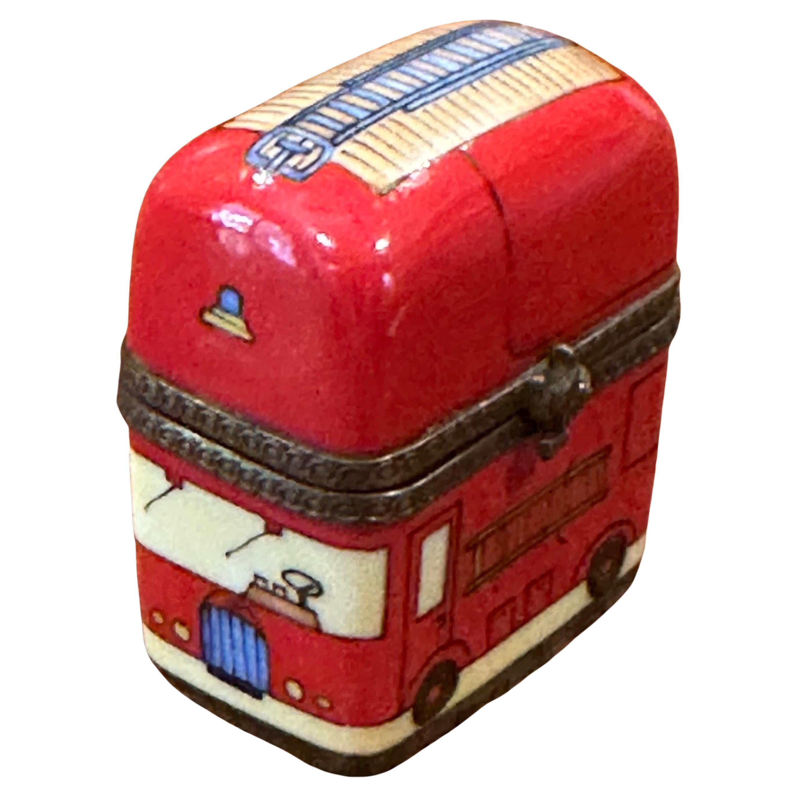 Caja de baratijas de porcelana Peint Main Vintage Fire Truck de Limoges en venta 9